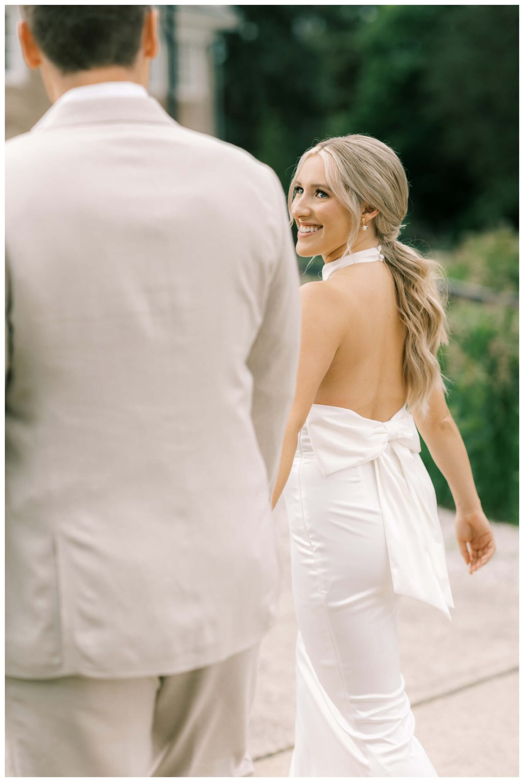 elegant romantic estate engagement shoot at the felt mansion near grand rapids by josh and andrea photograpy 