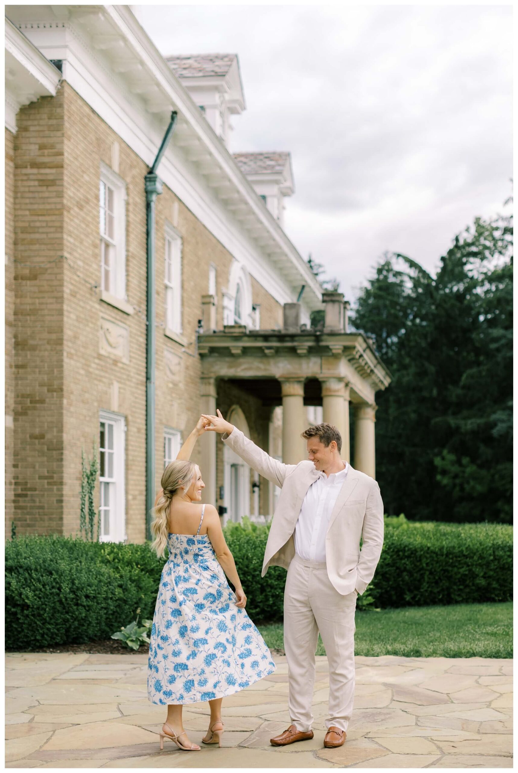 elegant romantic estate engagement shoot at the felt mansion near grand rapids by josh and andrea photograpy 