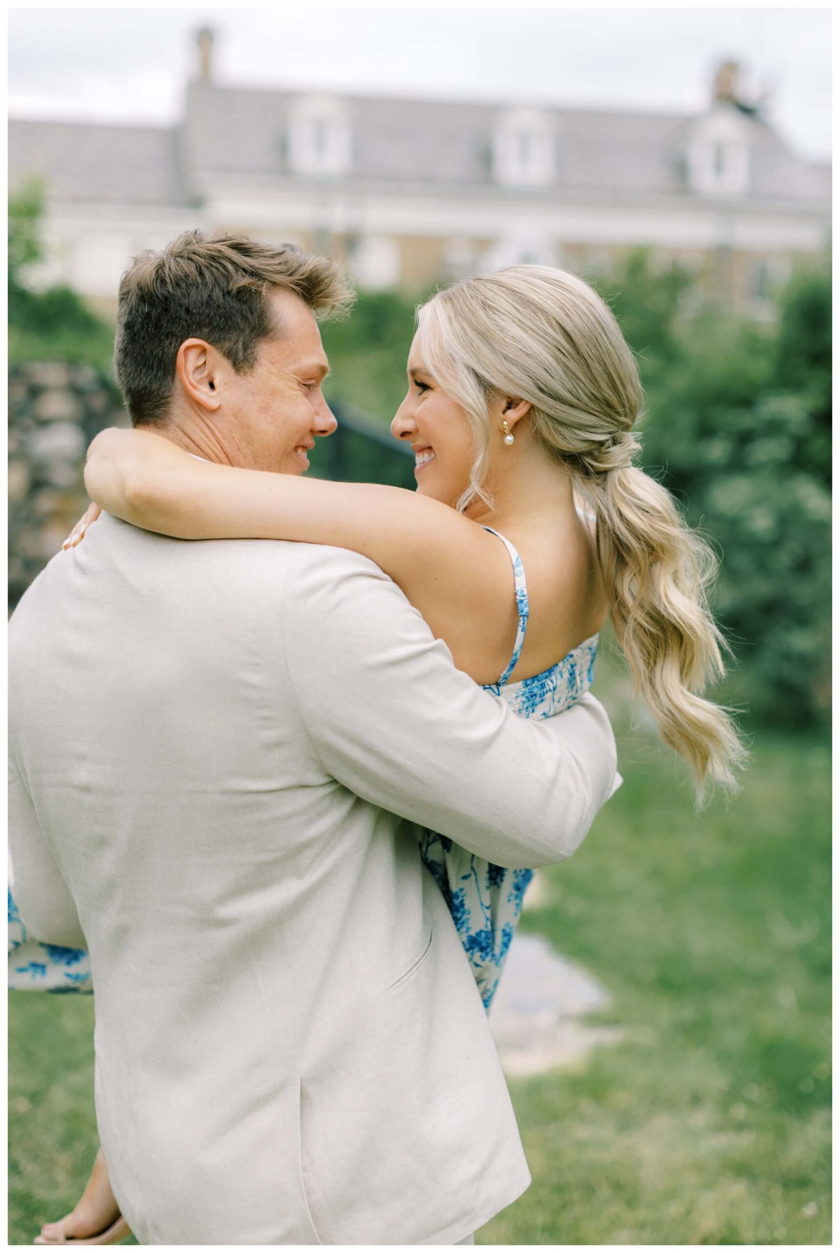 elegant romantic estate engagement shoot at the felt mansion near grand rapids by josh and andrea photograpy 