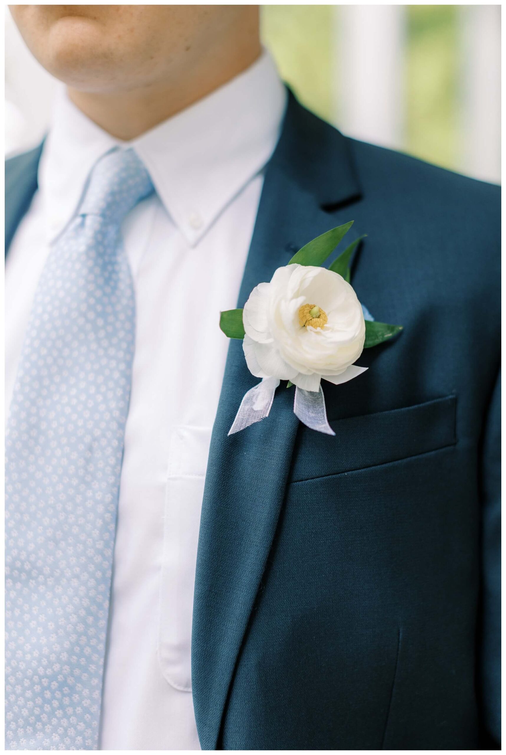 dreamy romantic lakeside wedding near Traverse City michigan by Josh and Andrea photography 