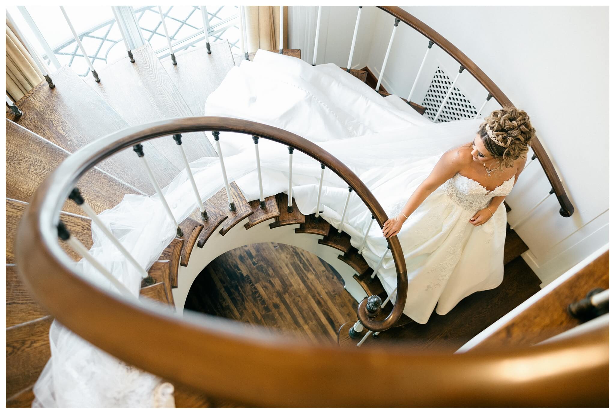 timeless ballroom wedding in downtown detroit at the colony club with motor city vintage rentals and josh and andrea photography