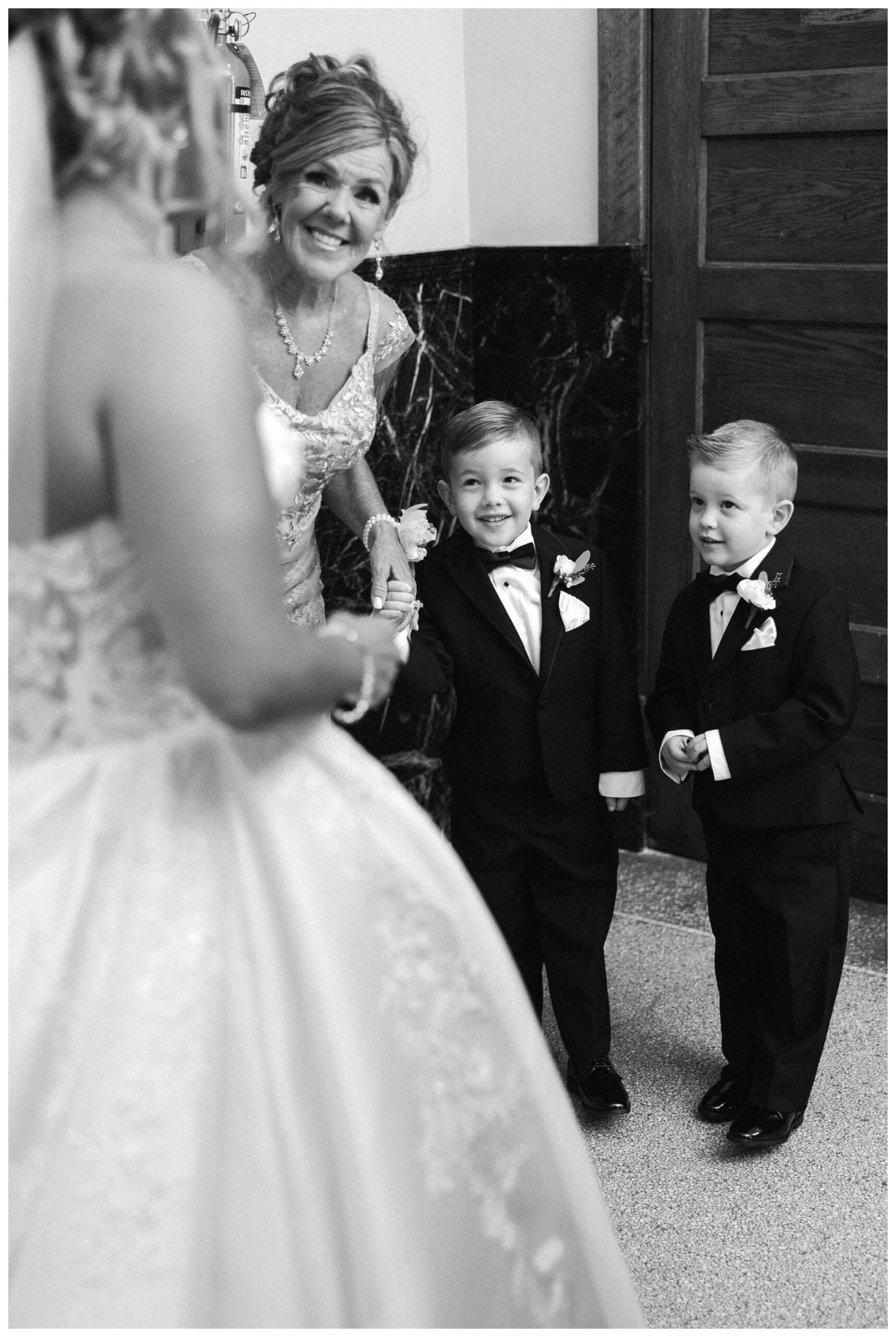 timeless ballroom wedding in downtown detroit at the colony club with motor city vintage rentals and josh and andrea photography