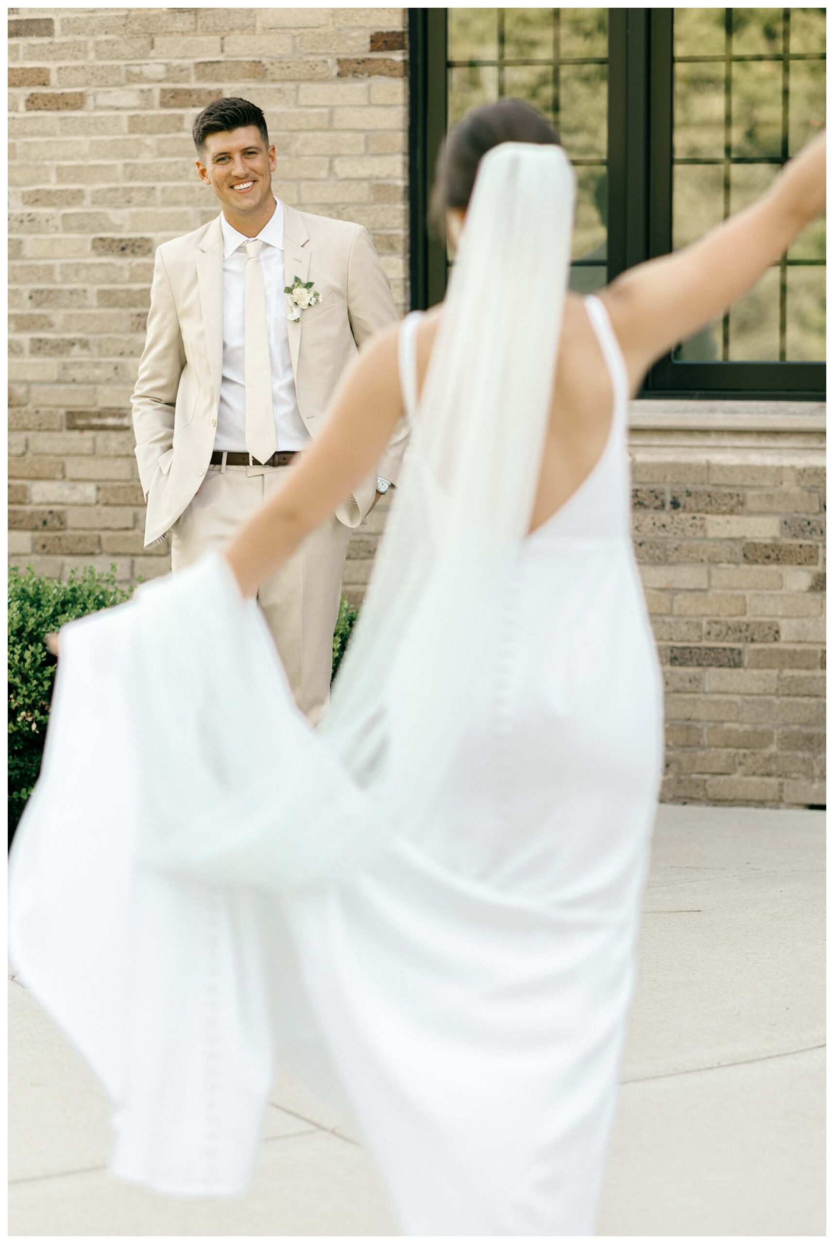 lovely romantic estate summer wedding at venue 3two in grand rapids michigan by josh and andrea photography