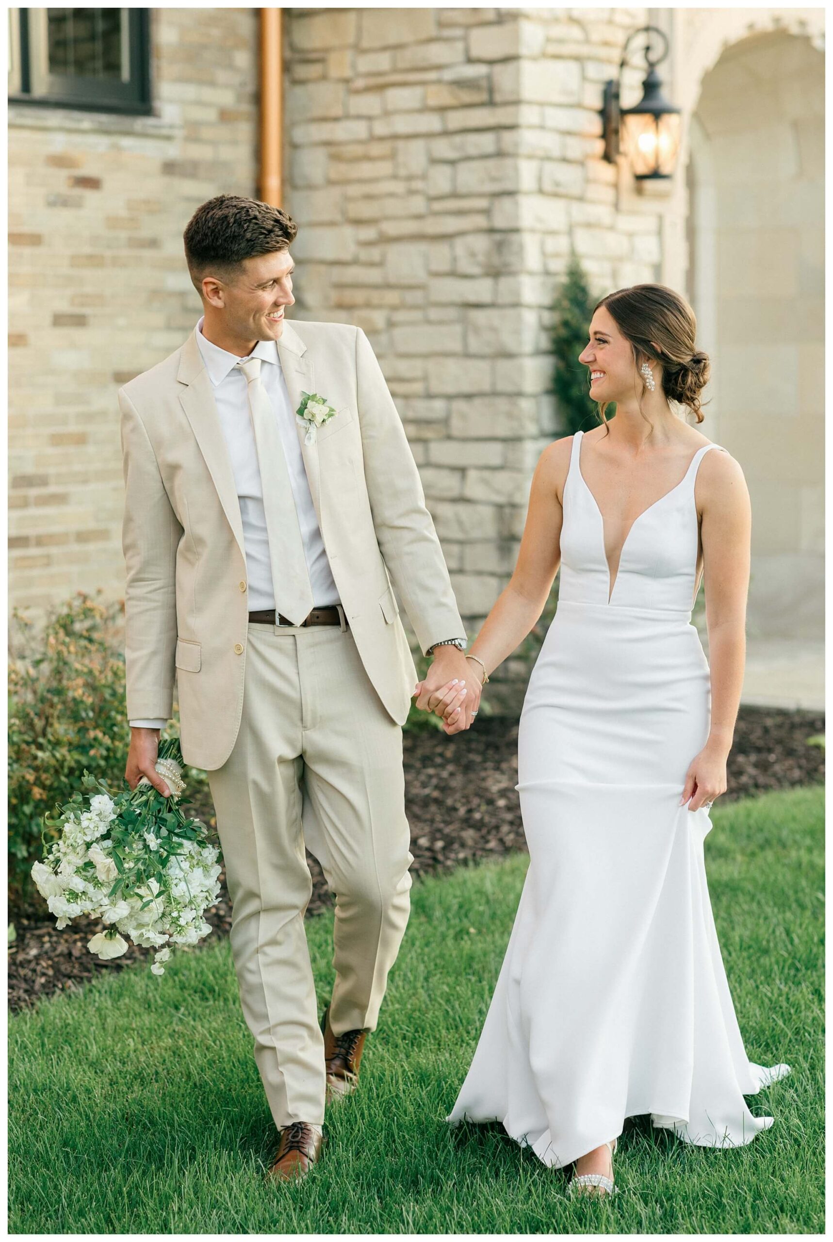 lovely romantic estate summer wedding at venue 3two in grand rapids michigan by josh and andrea photography