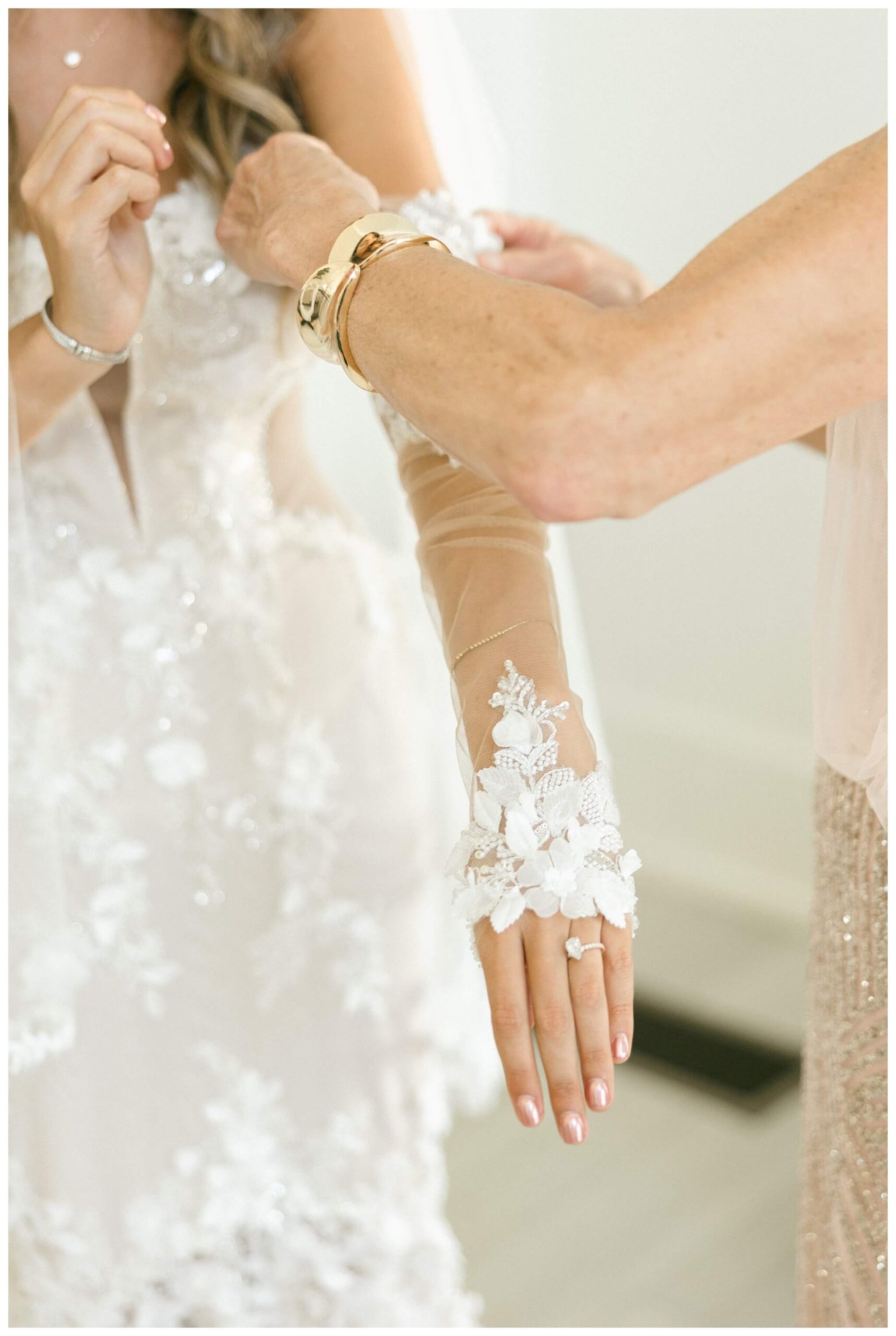 gorgeous white barn wedding at etre farms near saint joseph michigan by josh and andrea photography