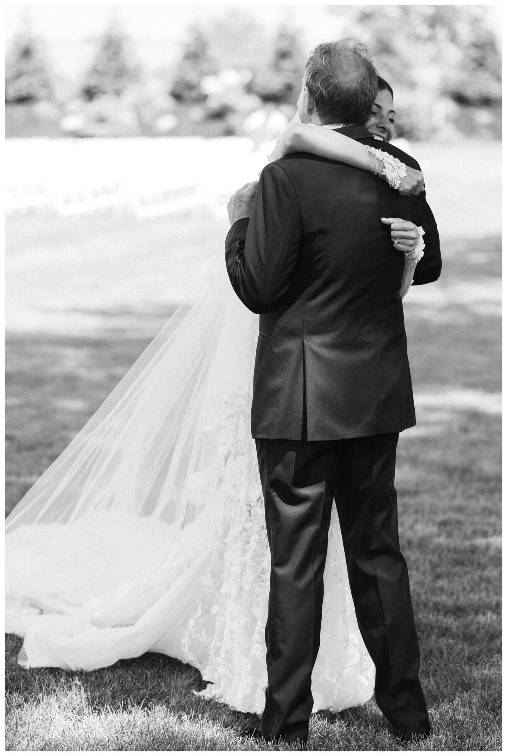 gorgeous white barn wedding at etre farms near saint joseph michigan by josh and andrea photography