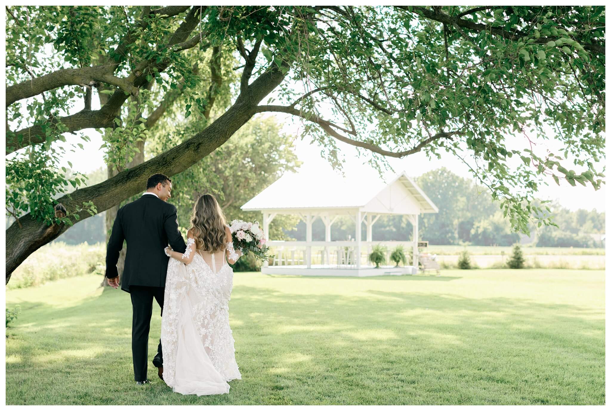 gorgeous white barn wedding at etre farms near saint joseph michigan by josh and andrea photography