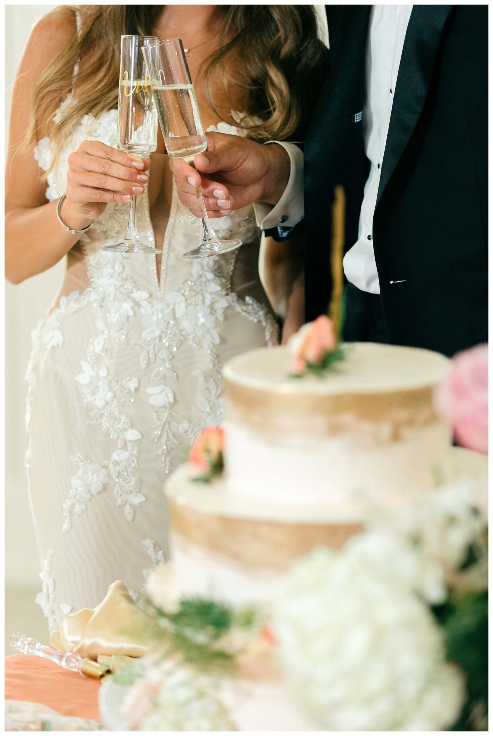 gorgeous white barn wedding at etre farms near saint joseph michigan by josh and andrea photography