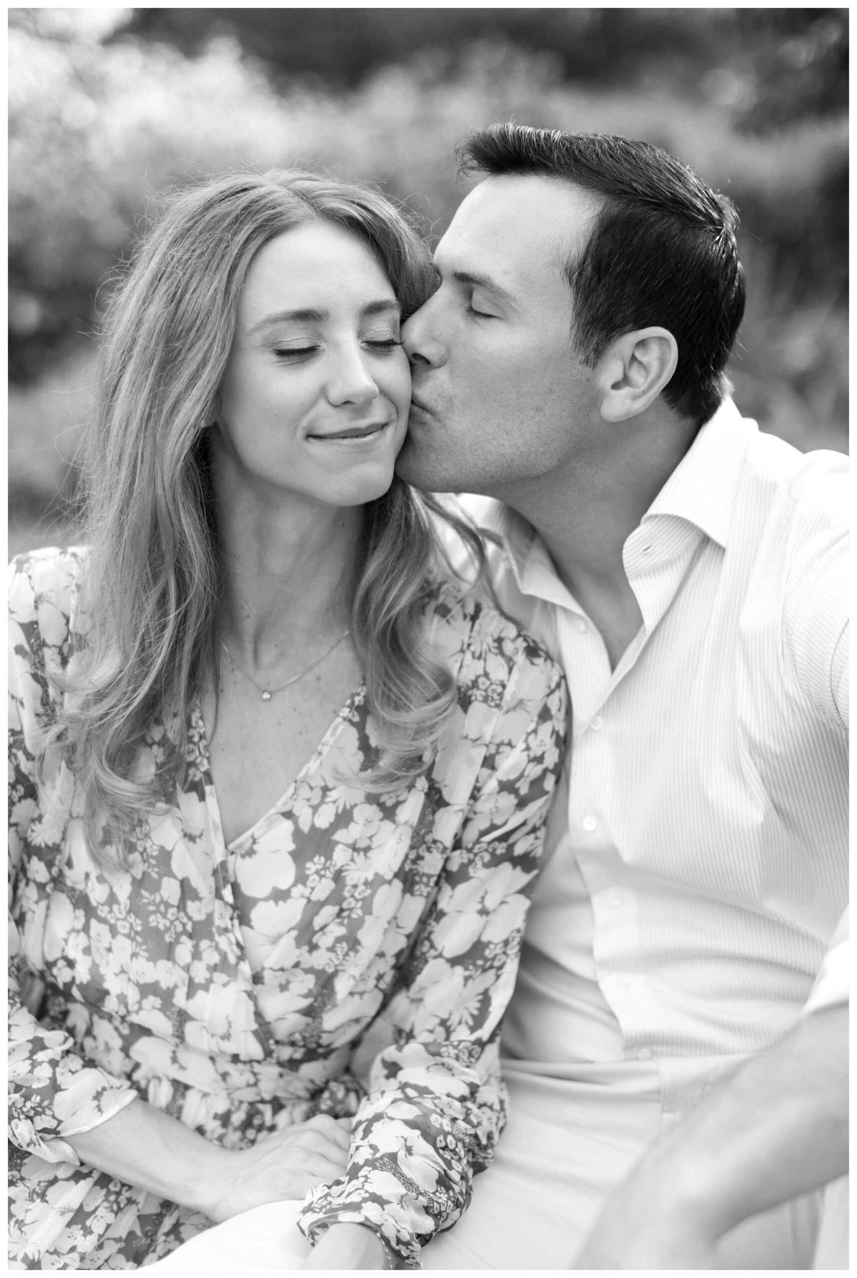 timeless romantic garden city engagement shoot in downtown chicago by Josh and Andrea photography