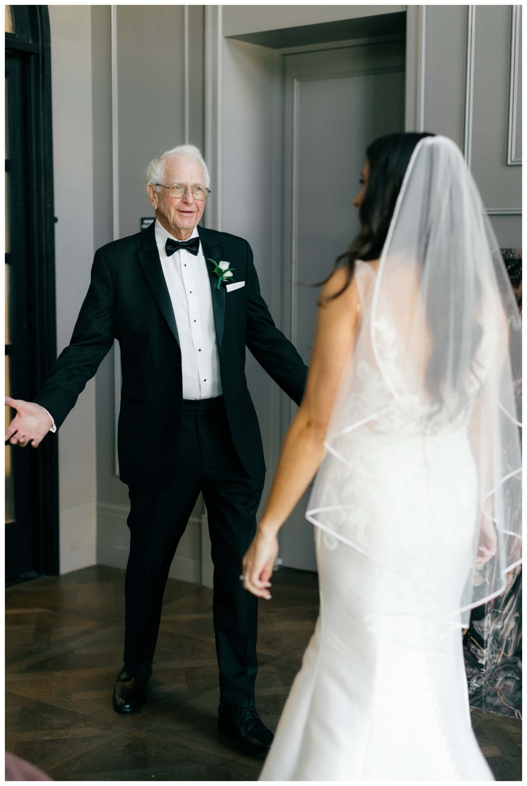 elegant refined hotel wedding at the Daxton hotel in birmingham michigan by josh and andrea photography