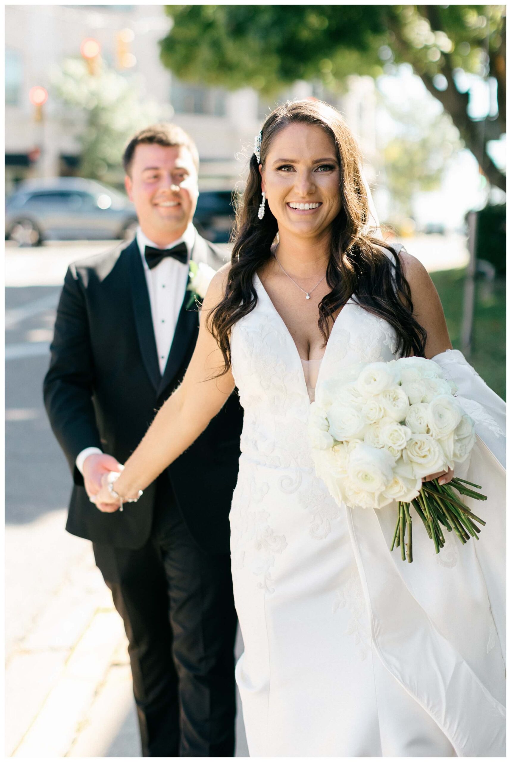 elegant refined hotel wedding at the Daxton hotel in birmingham michigan by josh and andrea photography