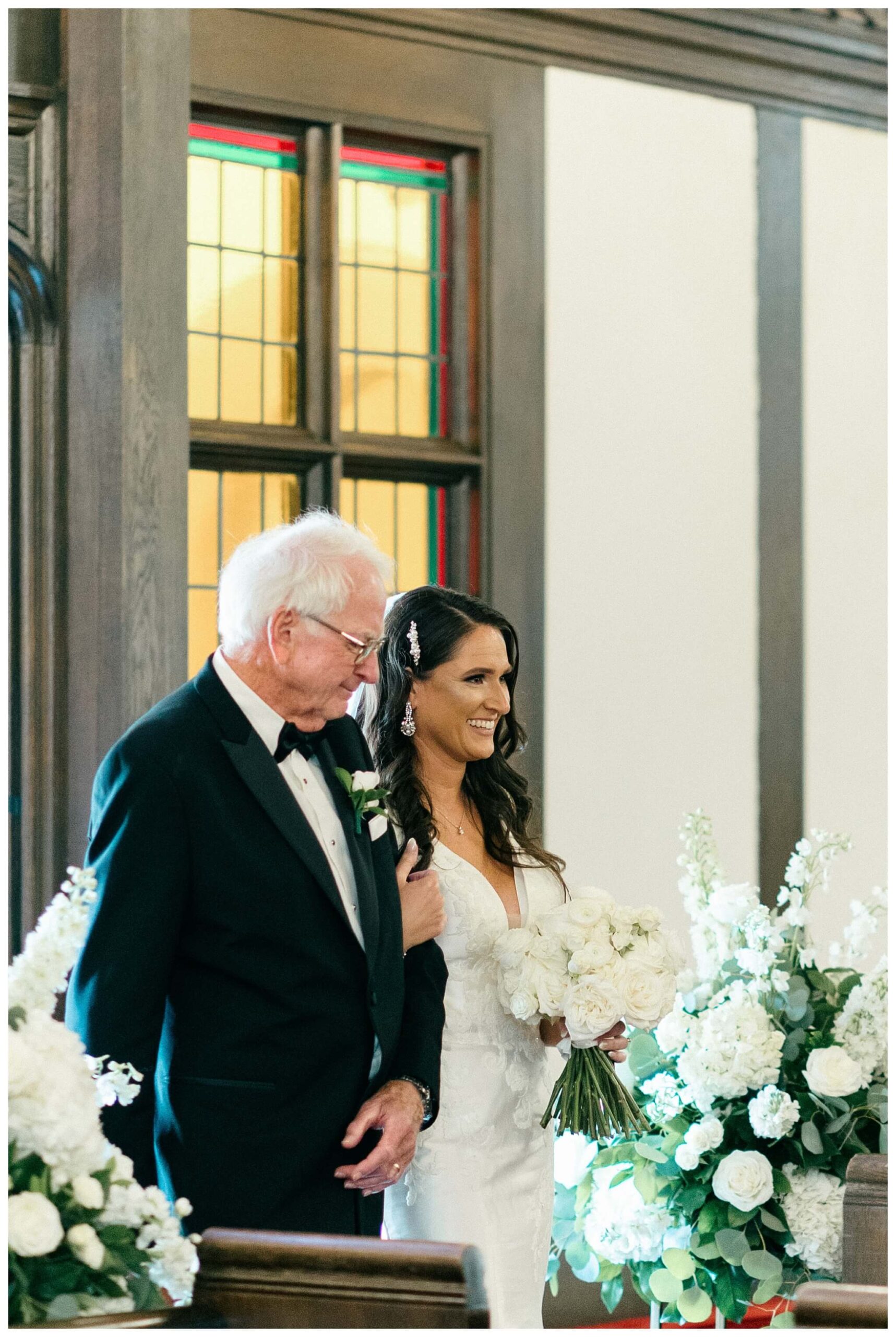 elegant refined hotel wedding at the Daxton hotel in birmingham michigan by josh and andrea photography