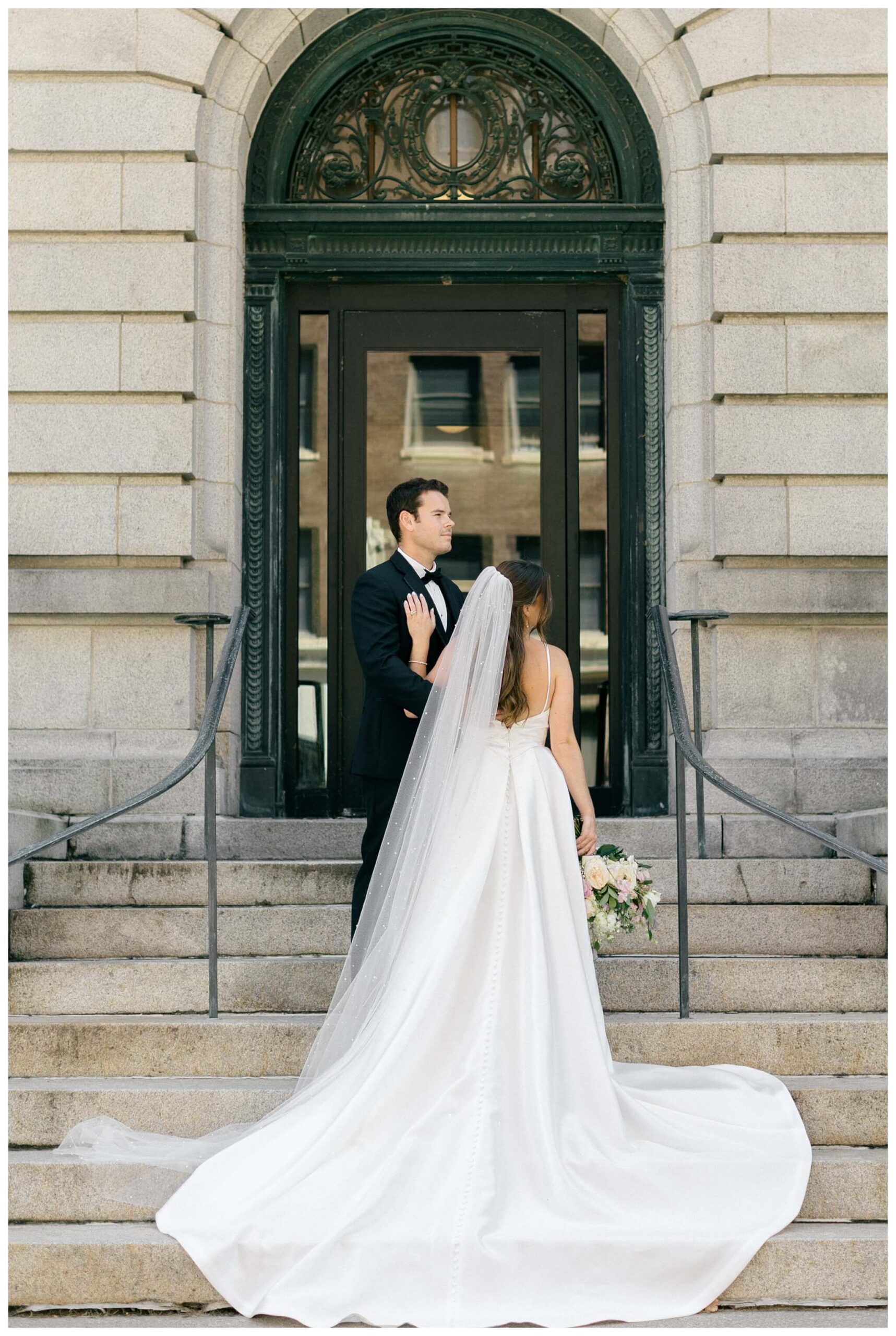 timeless joyful downtown wedding in grand rapids michigan at new vintage place and grand rapids art museum by josh and andrea photography