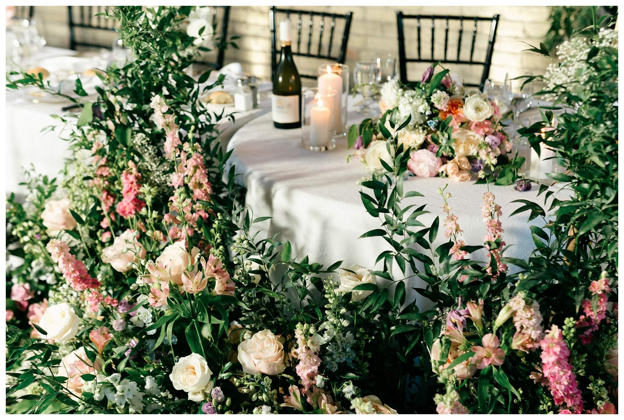 timeless joyful downtown wedding in grand rapids michigan at new vintage place and grand rapids art museum by josh and andrea photography