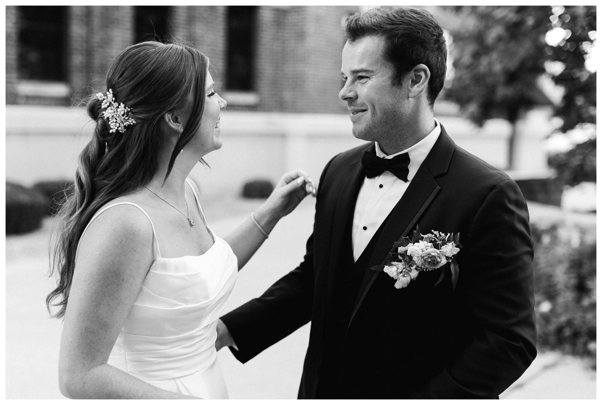 timeless joyful downtown wedding in grand rapids michigan at new vintage place and grand rapids art museum by josh and andrea photography