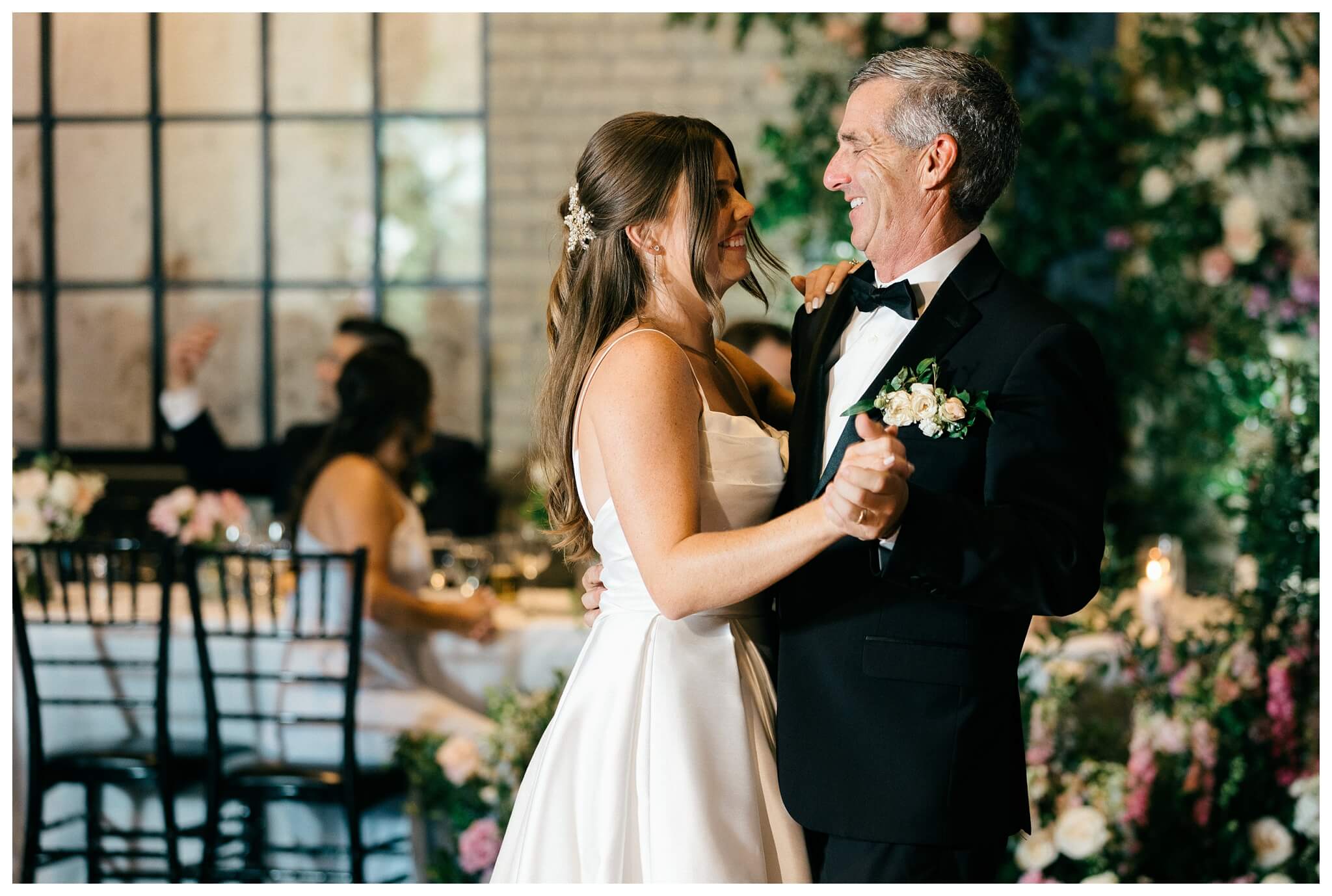 timeless joyful downtown wedding in grand rapids michigan at new vintage place and grand rapids art museum by josh and andrea photography