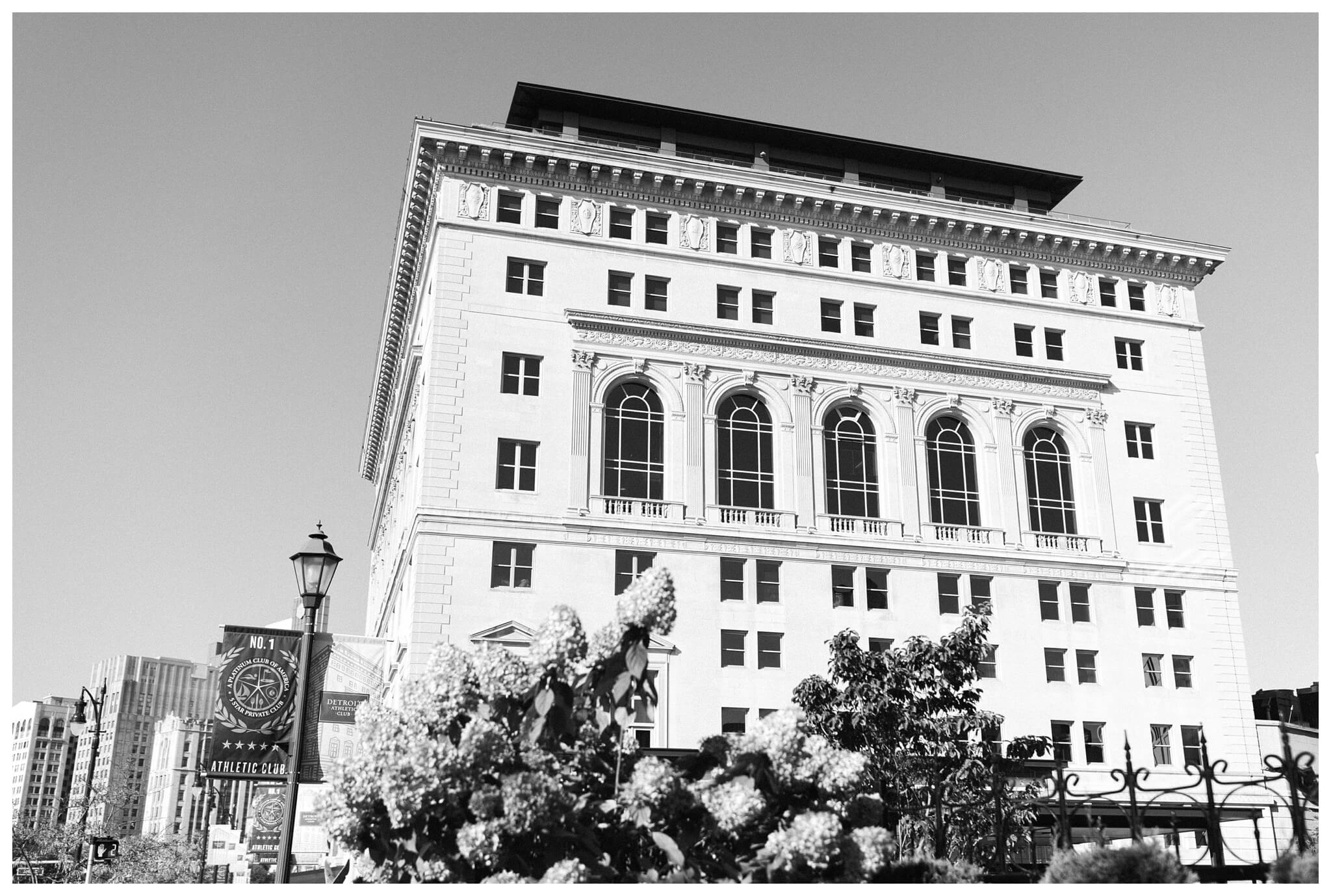 beautiful historic iconic black tie wedding in downtown detroit at the detroit athletic club by josh and andrea photography