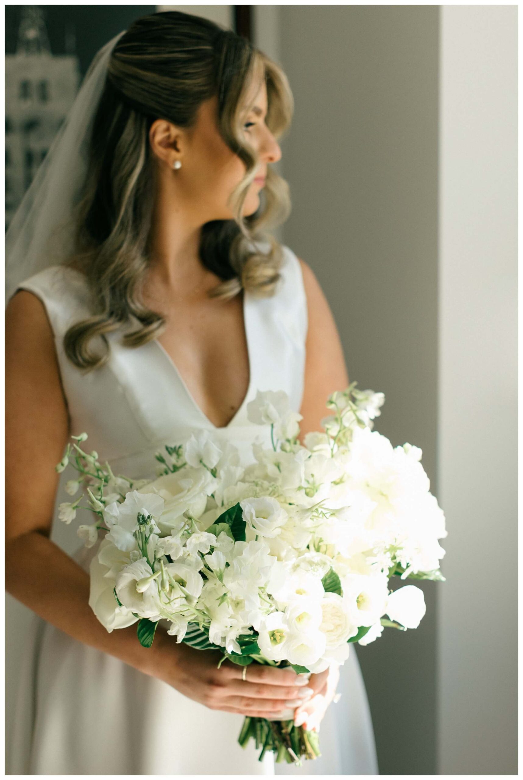 beautiful historic iconic black tie wedding in downtown detroit at the detroit athletic club by josh and andrea photography