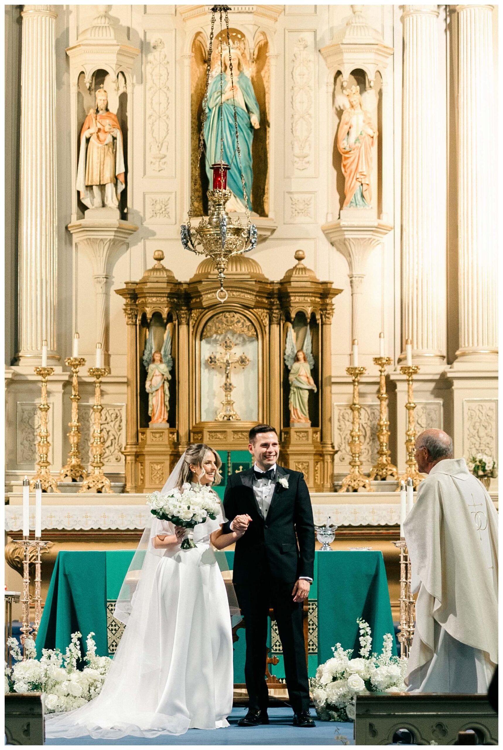 beautiful historic iconic black tie wedding in downtown detroit at the detroit athletic club by josh and andrea photography