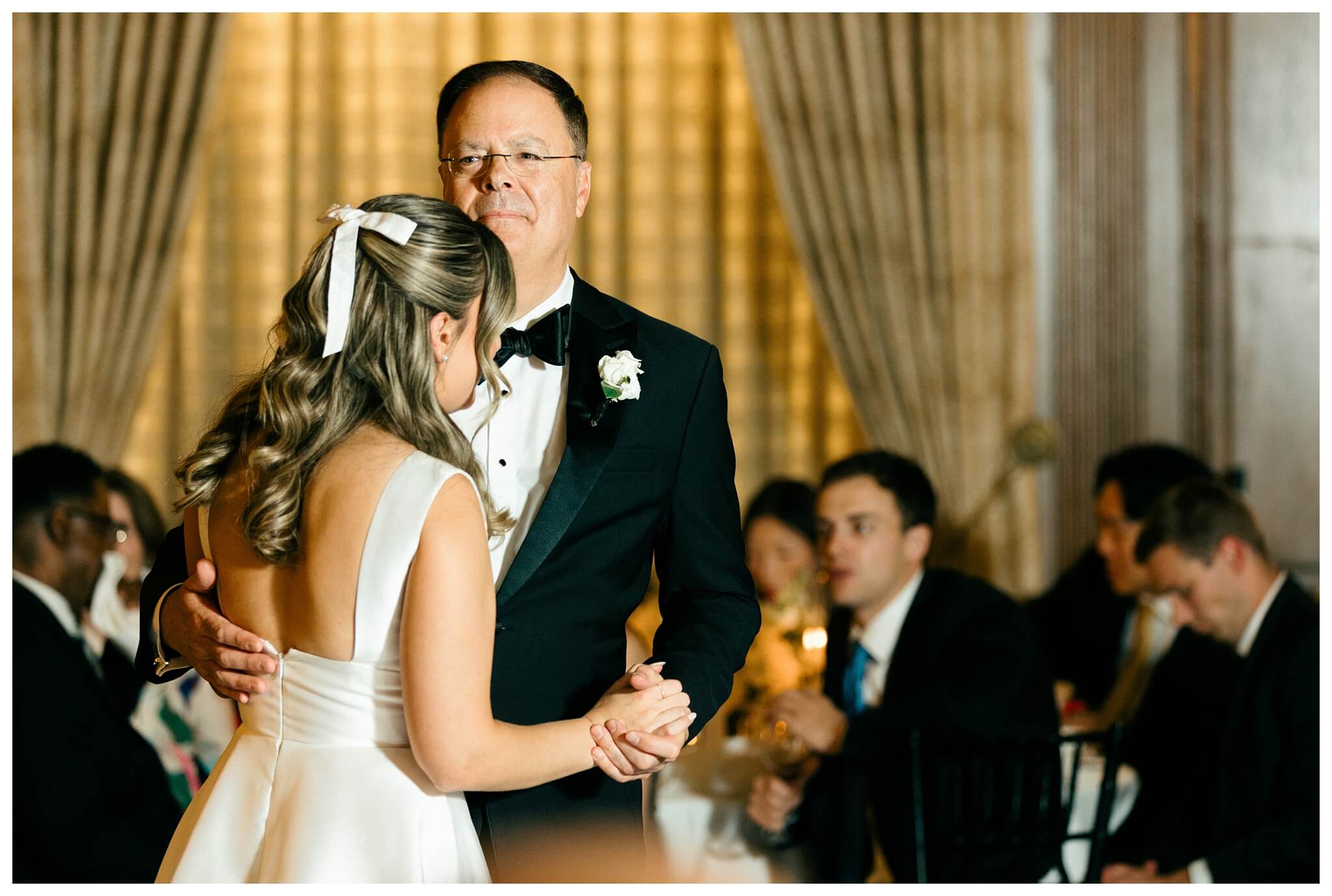 beautiful historic iconic black tie wedding in downtown detroit at the detroit athletic club by josh and andrea photography