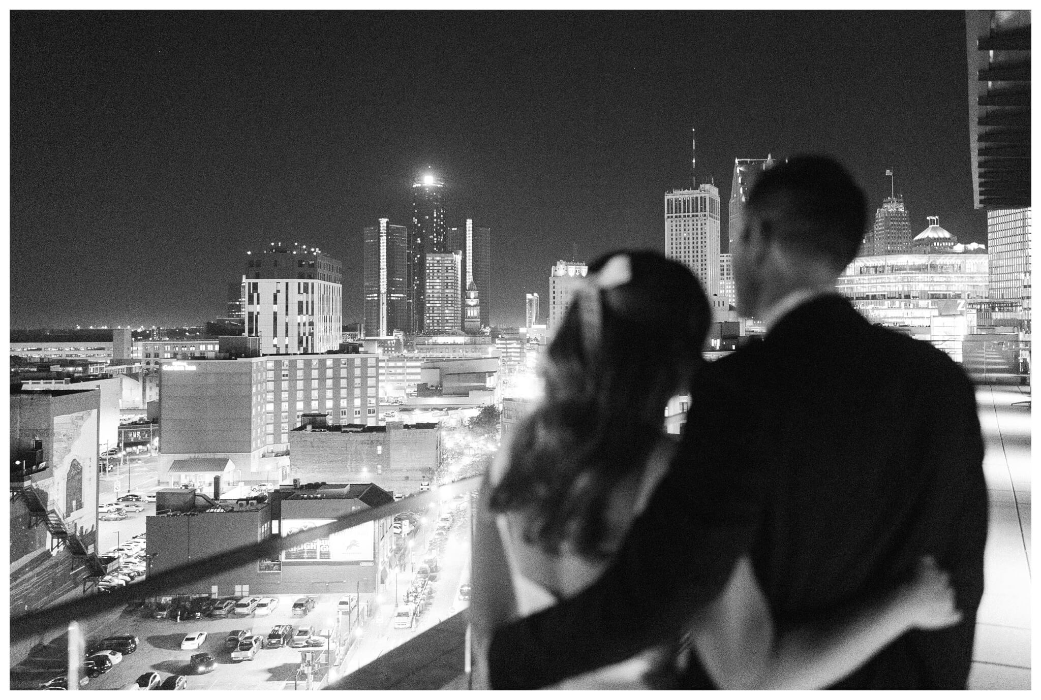 beautiful historic iconic black tie wedding in downtown detroit at the detroit athletic club by josh and andrea photography