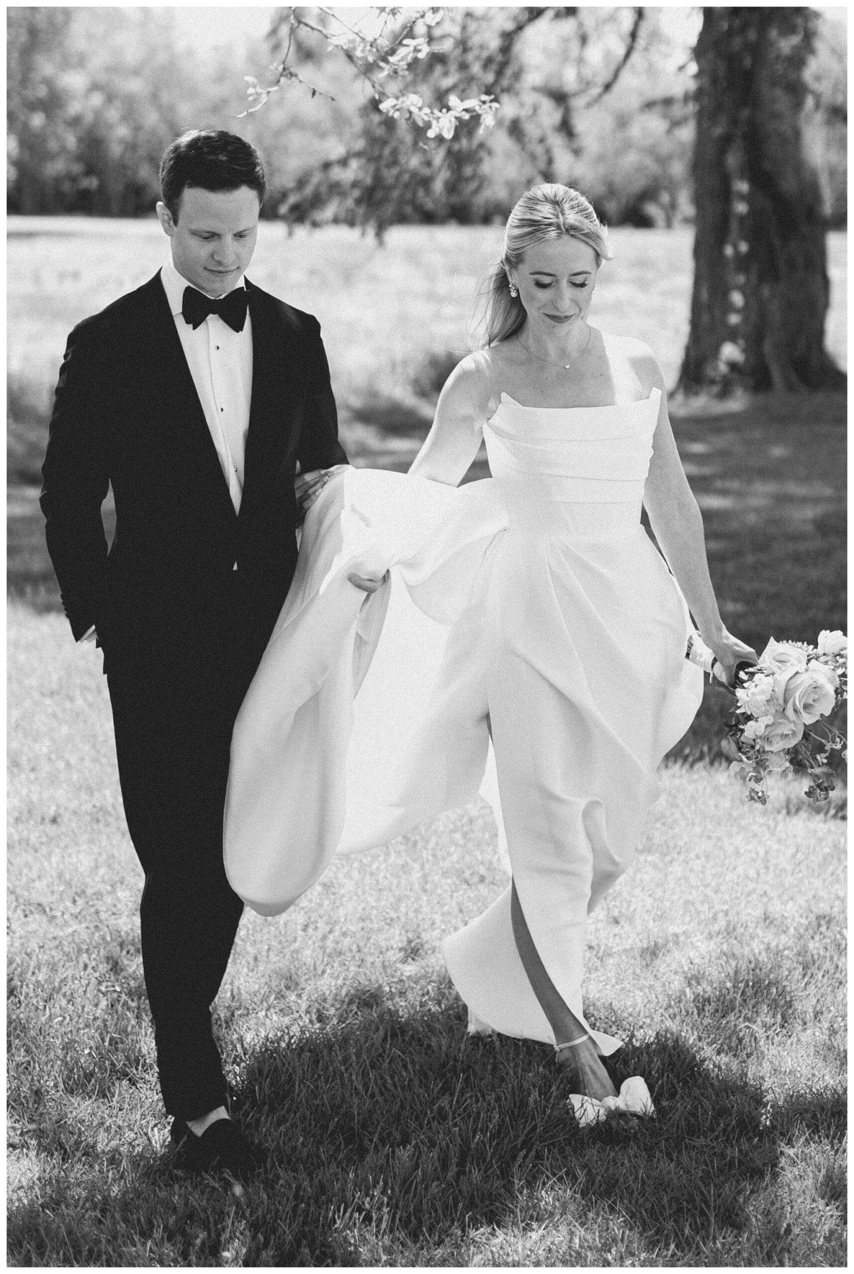 colorful white barn wedding at etre farms by lake michigan near saint joseph michigan by josh and andrea photography 