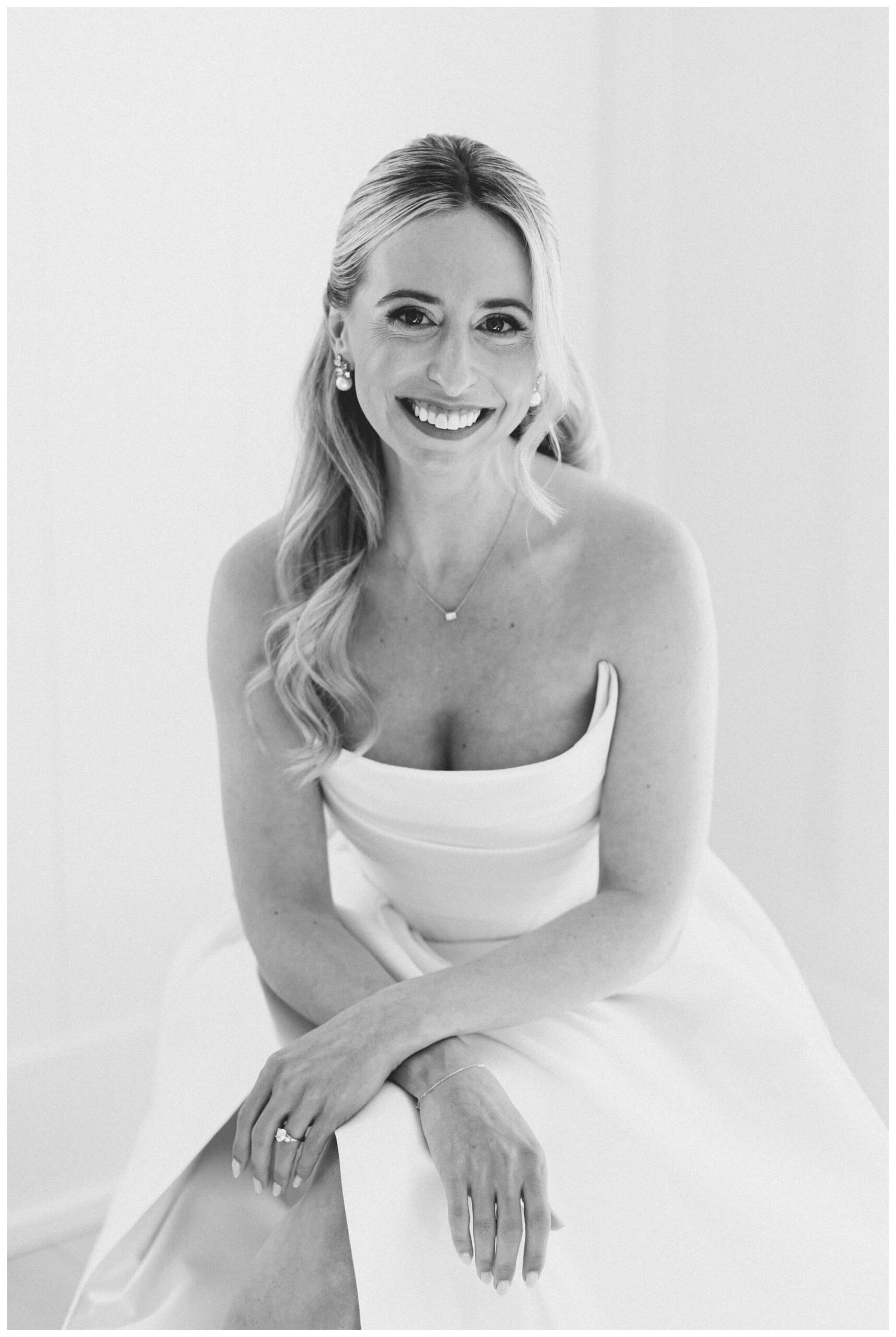 colorful white barn wedding at etre farms by lake michigan near saint joseph michigan by josh and andrea photography 