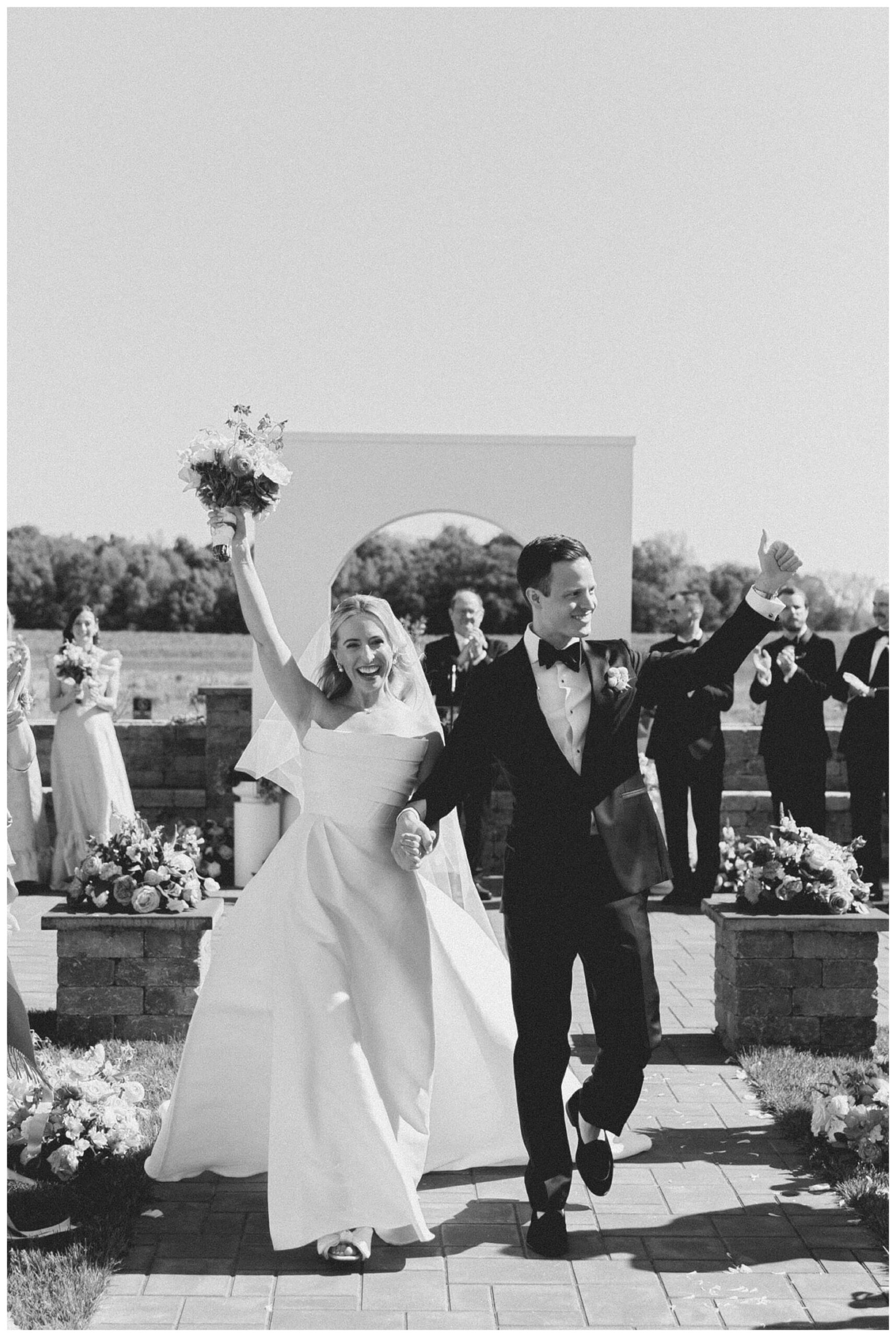 colorful white barn wedding at etre farms by lake michigan near saint joseph michigan by josh and andrea photography 