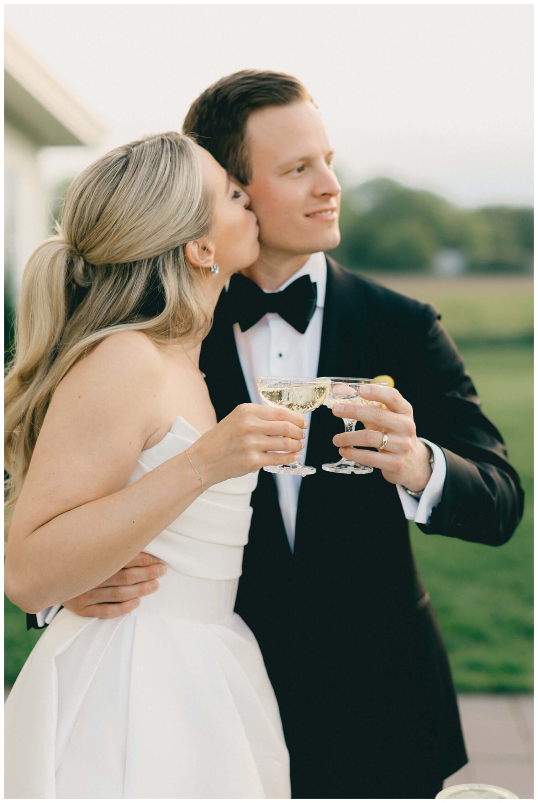 colorful white barn wedding at etre farms by lake michigan near saint joseph michigan by josh and andrea photography 