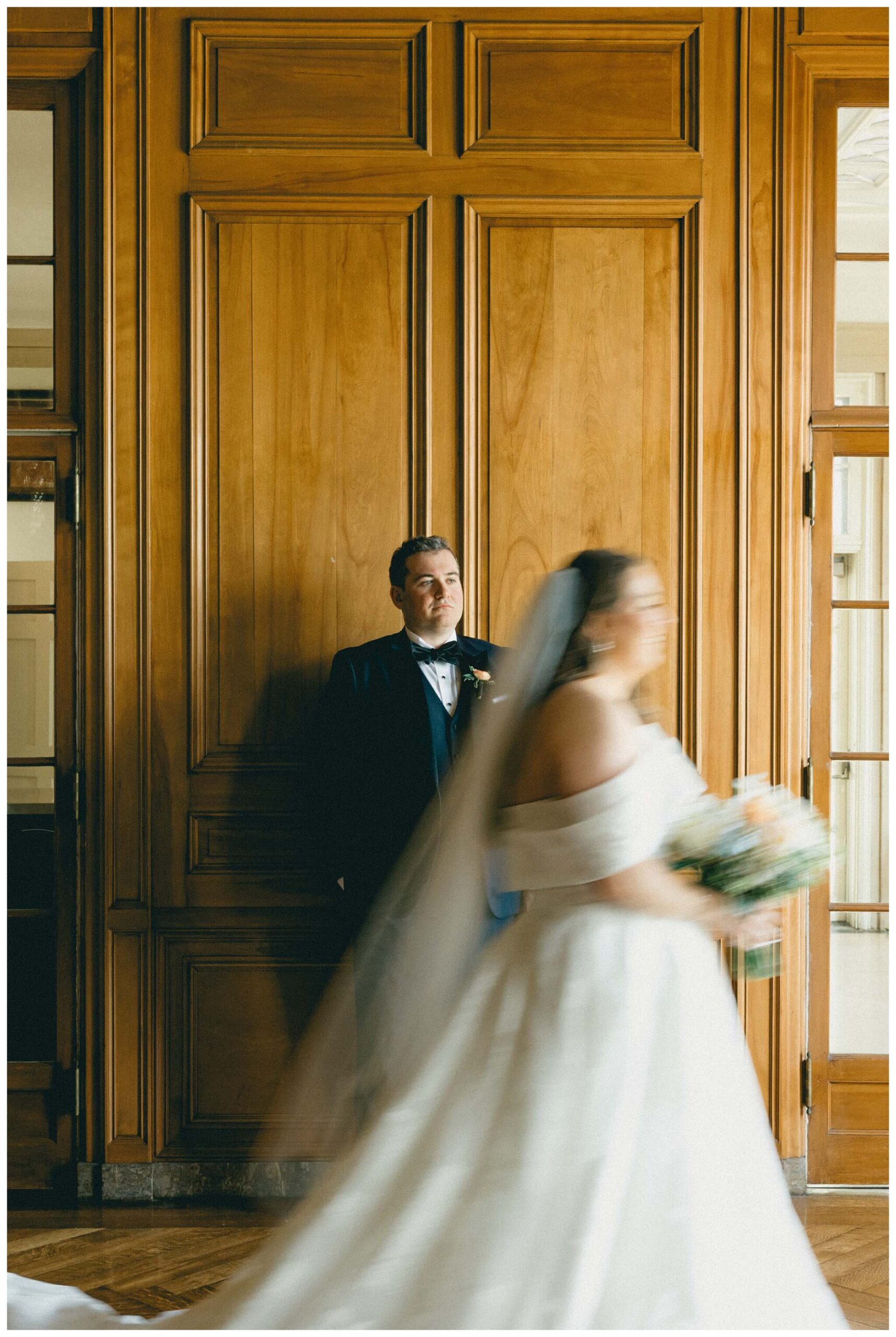 romantic beautiful mansion wedding photos at the war memorial in grosse pointe michigan by fear no more events and josh and andrea photography
