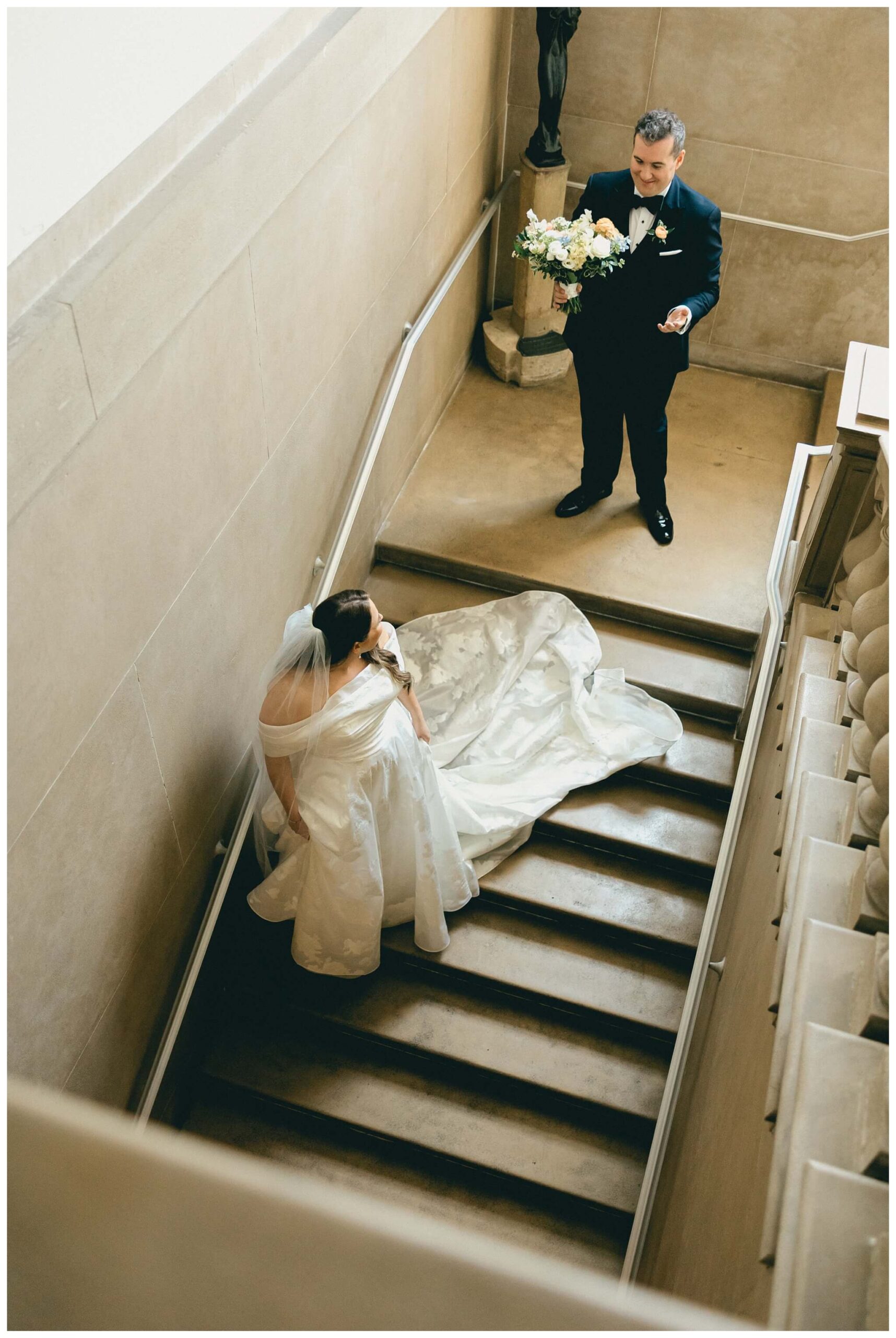 romantic beautiful mansion wedding photos at the war memorial in grosse pointe michigan by fear no more events and josh and andrea photography