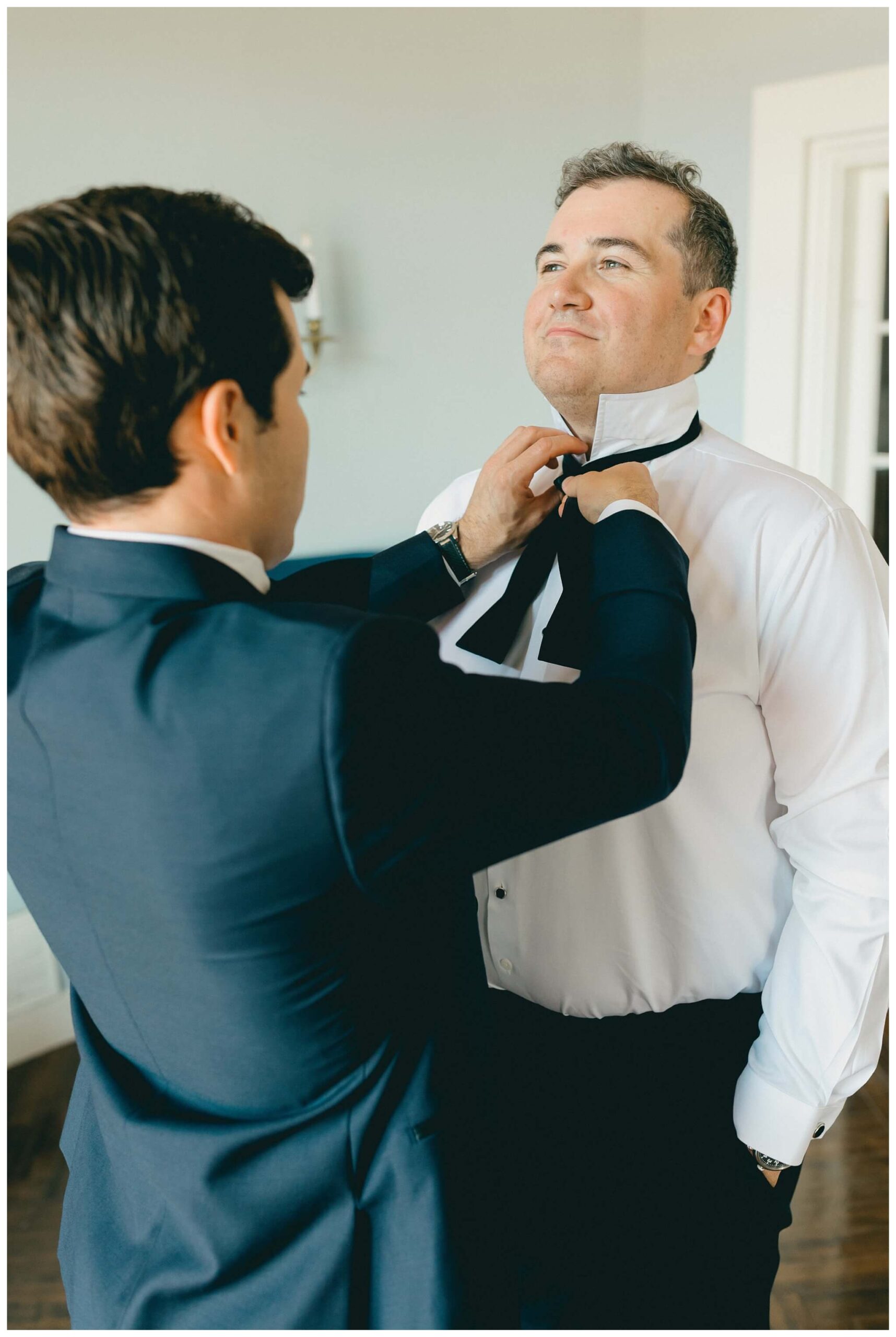 romantic beautiful mansion wedding photos at the war memorial in grosse pointe michigan by fear no more events and josh and andrea photography