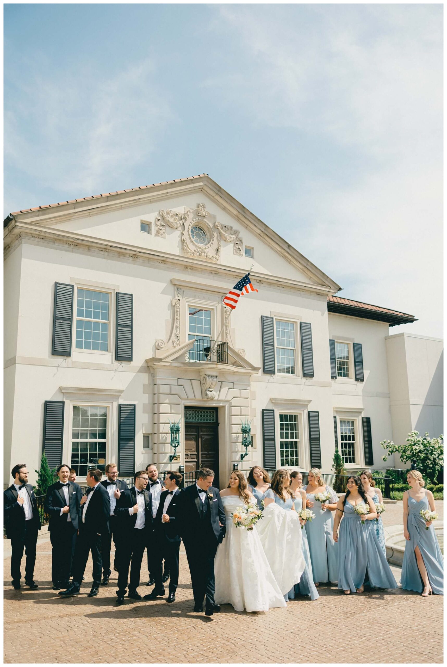 romantic beautiful mansion wedding photos at the war memorial in grosse pointe michigan by fear no more events and josh and andrea photography