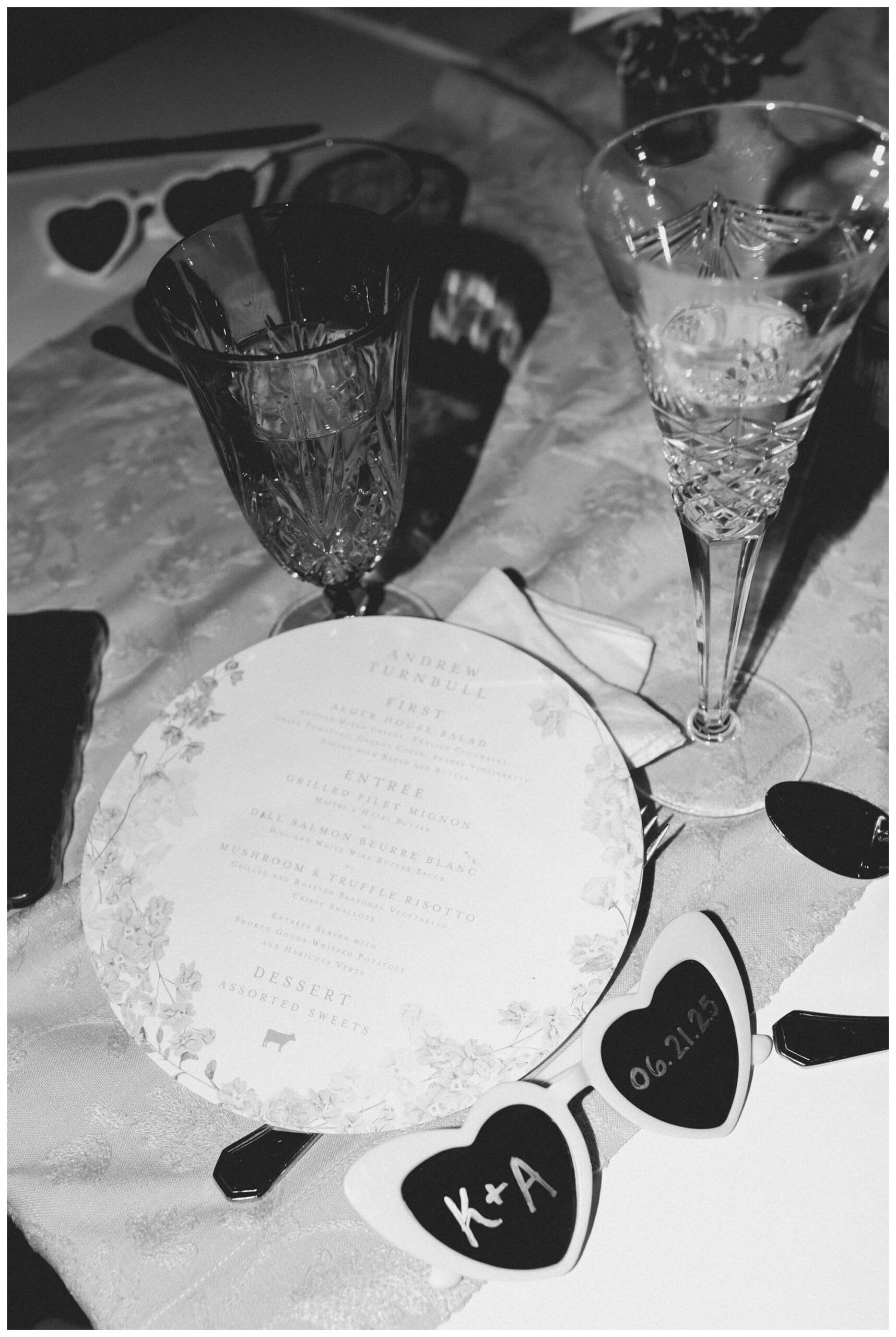 romantic beautiful mansion wedding photos at the war memorial in grosse pointe michigan by fear no more events and josh and andrea photography
