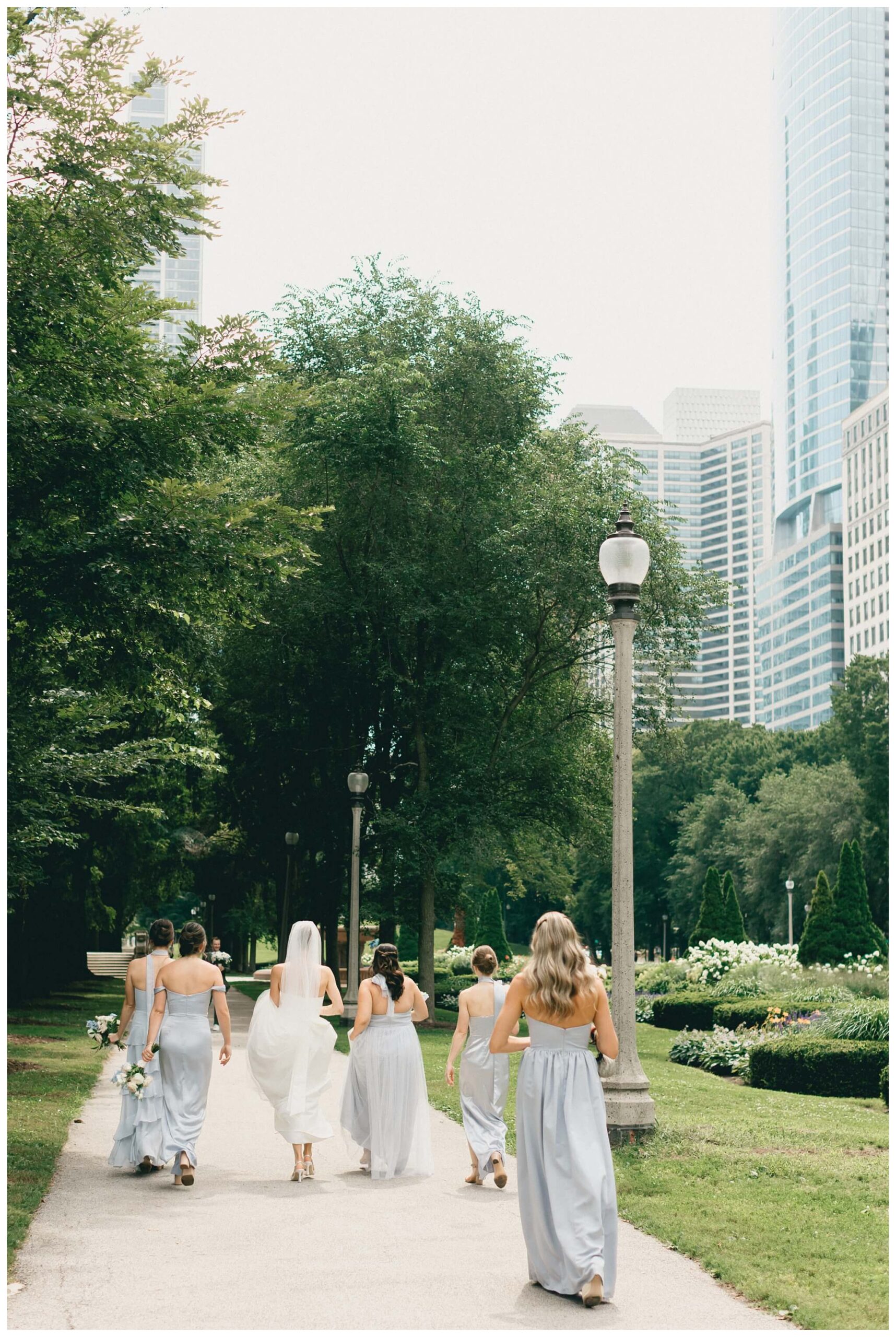 iconic black tie wedding at the pendry the dalcy grant park in downtown chicago with amelia cole events by josh and andrea photography 