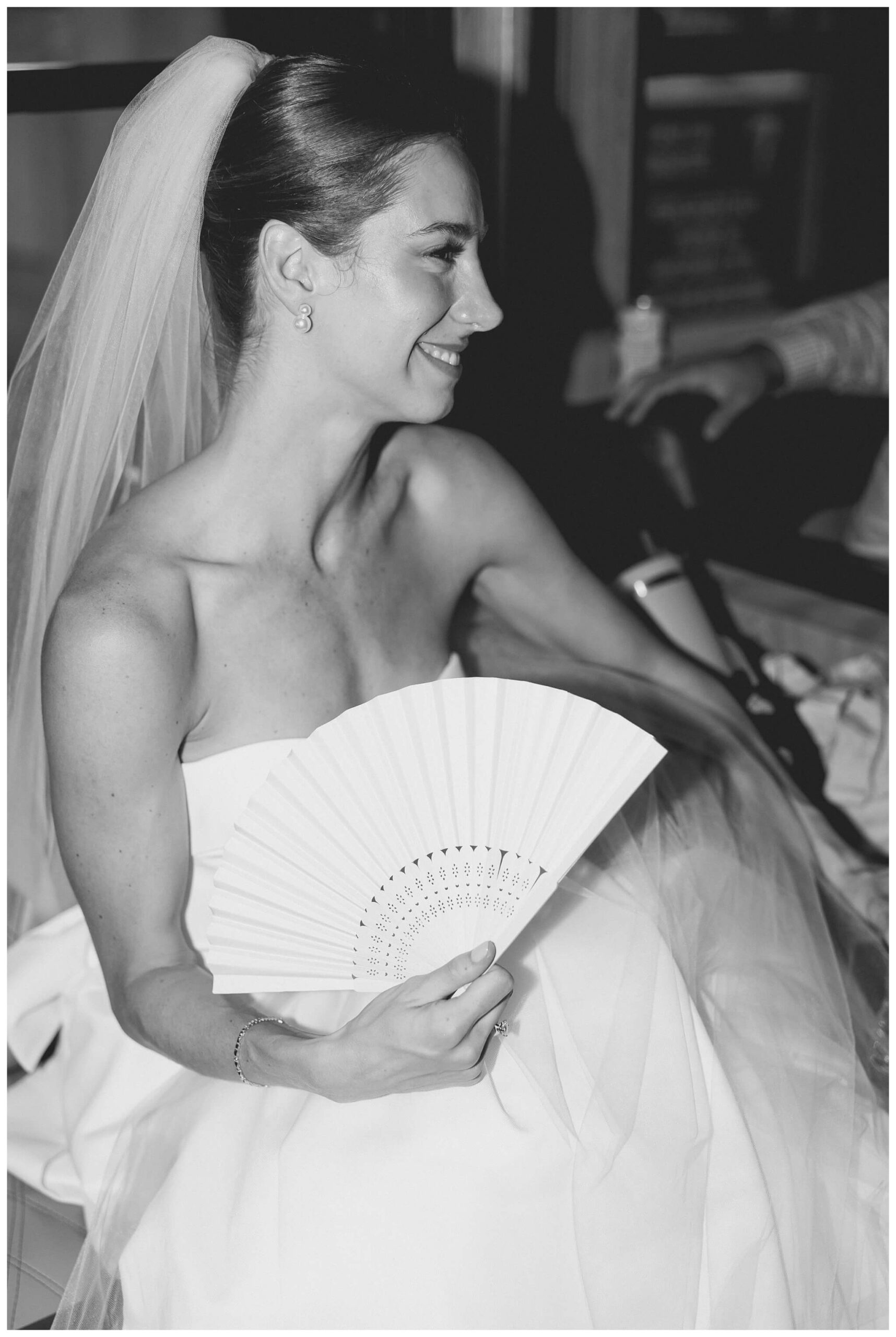 iconic black tie wedding at the pendry the dalcy grant park in downtown chicago with amelia cole events by josh and andrea photography 