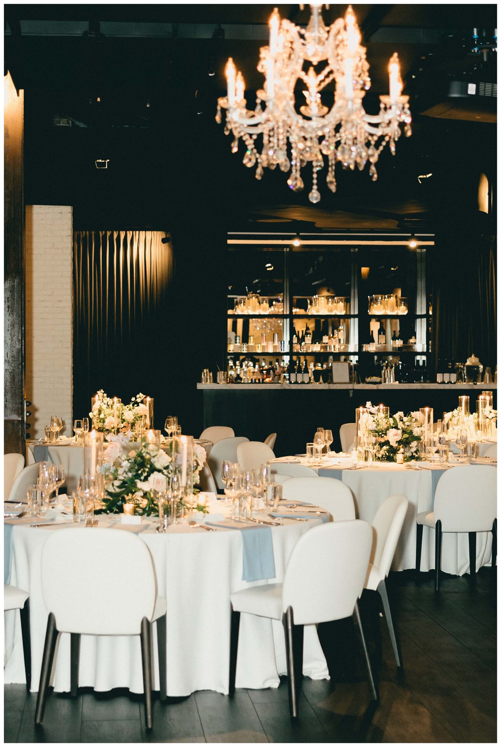 iconic black tie wedding at the pendry the dalcy grant park in downtown chicago with amelia cole events by josh and andrea photography 