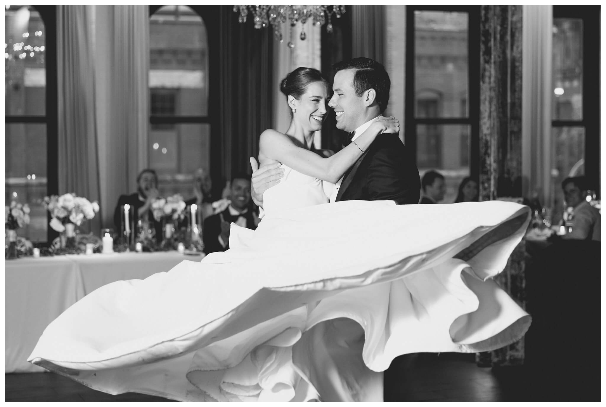 iconic black tie wedding at the pendry the dalcy grant park in downtown chicago with amelia cole events by josh and andrea photography 