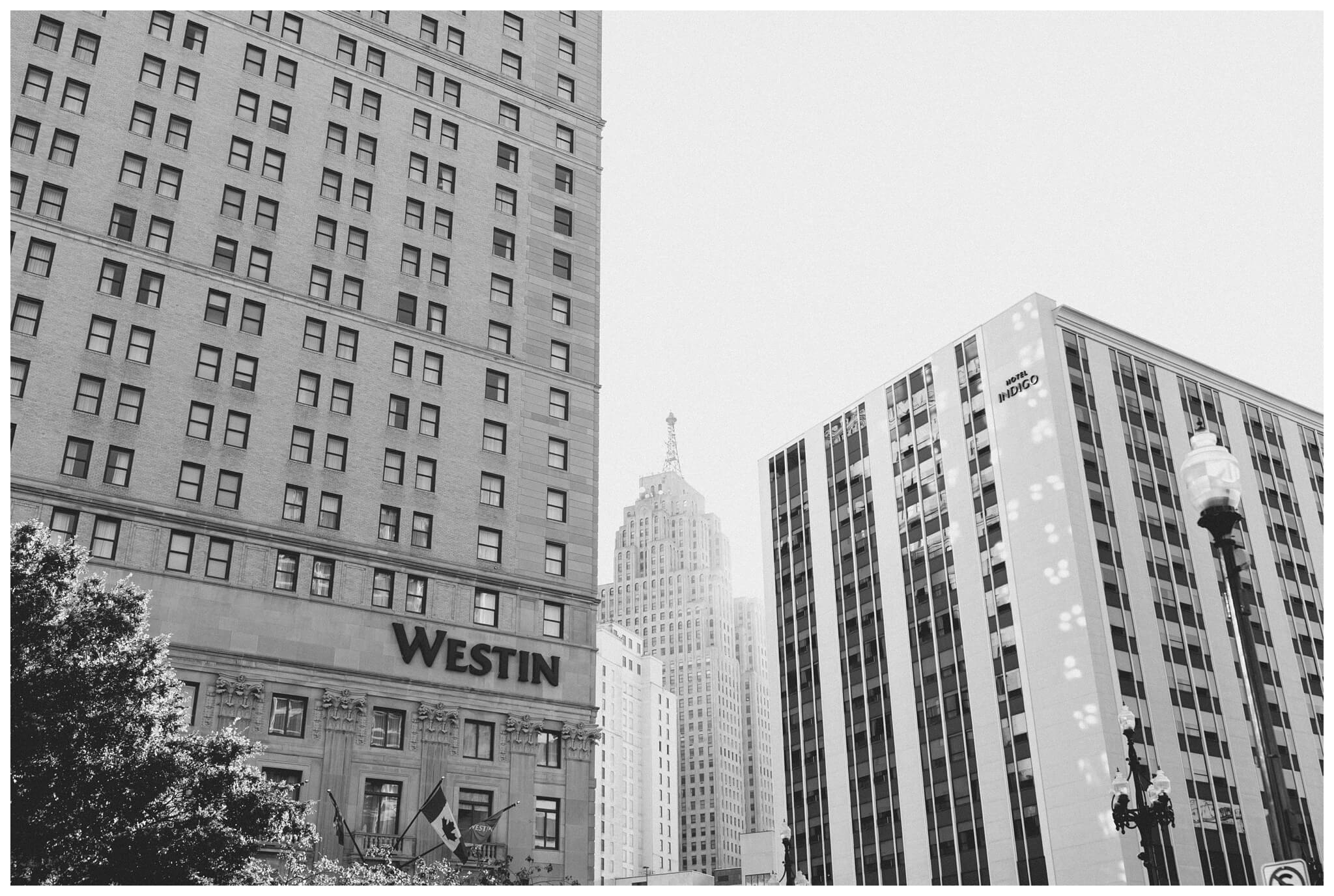 black and white hollywood inspired downtown wedding at the detroit institute of arts and colony club by josh and andrea photography