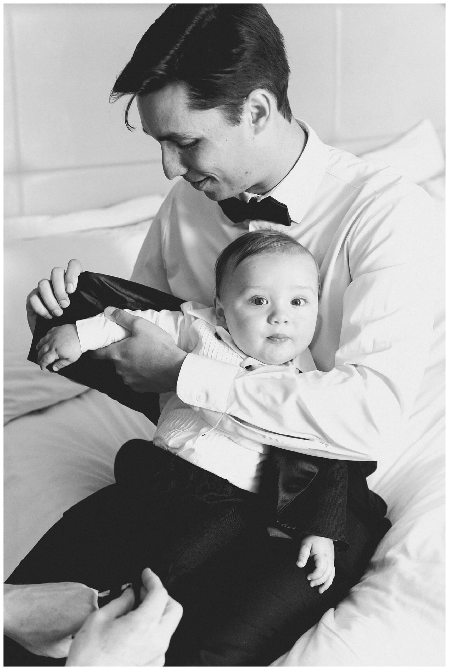 black and white hollywood inspired downtown wedding at the detroit institute of arts and colony club by josh and andrea photography