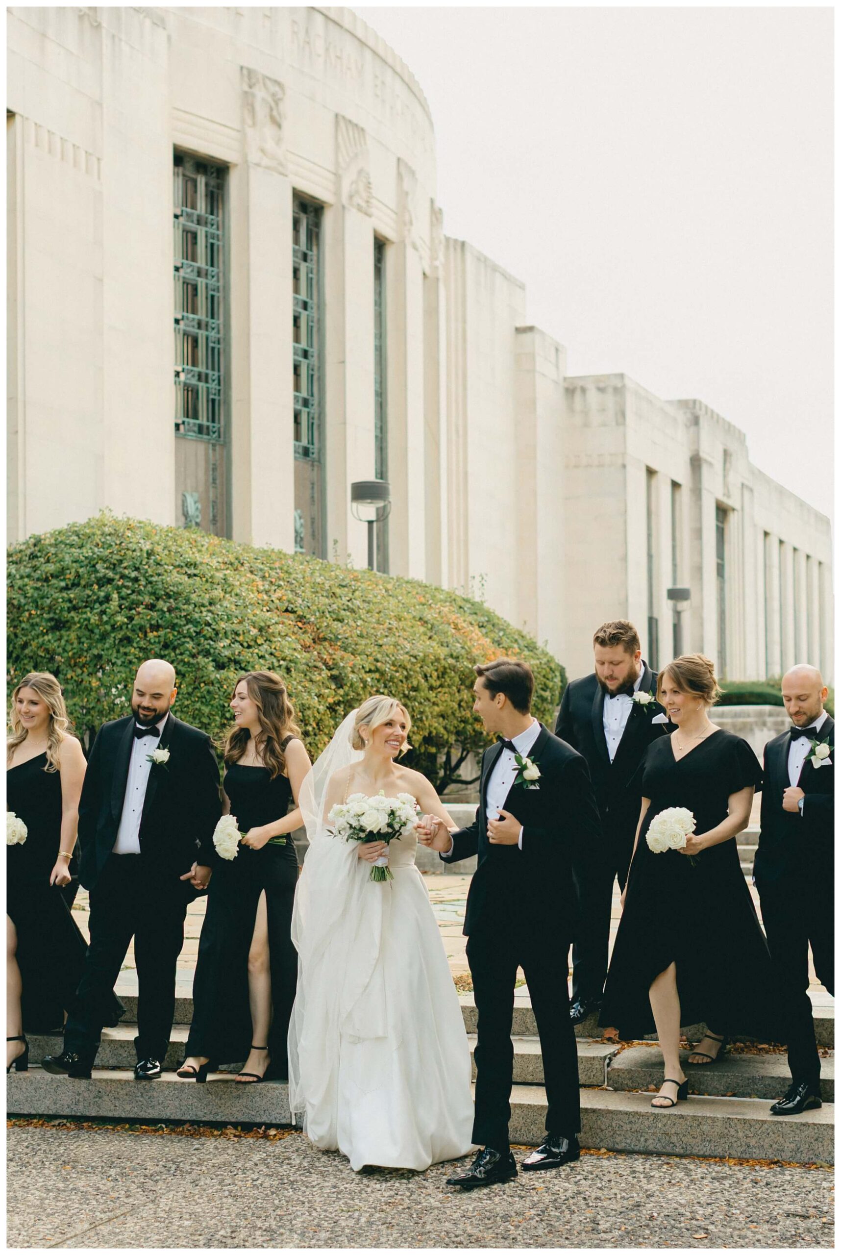 black and white hollywood inspired downtown wedding at the detroit institute of arts and colony club by josh and andrea photography