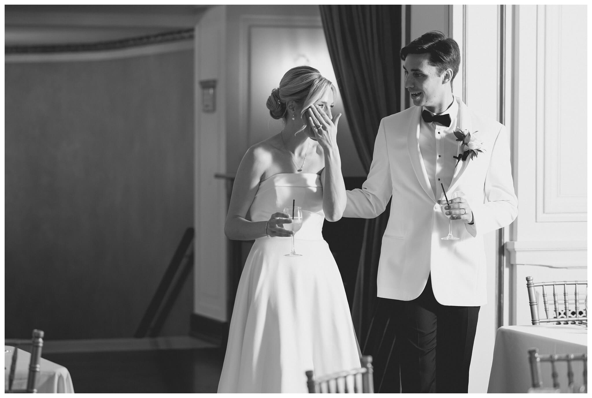 black and white hollywood inspired downtown wedding at the detroit institute of arts and colony club by josh and andrea photography