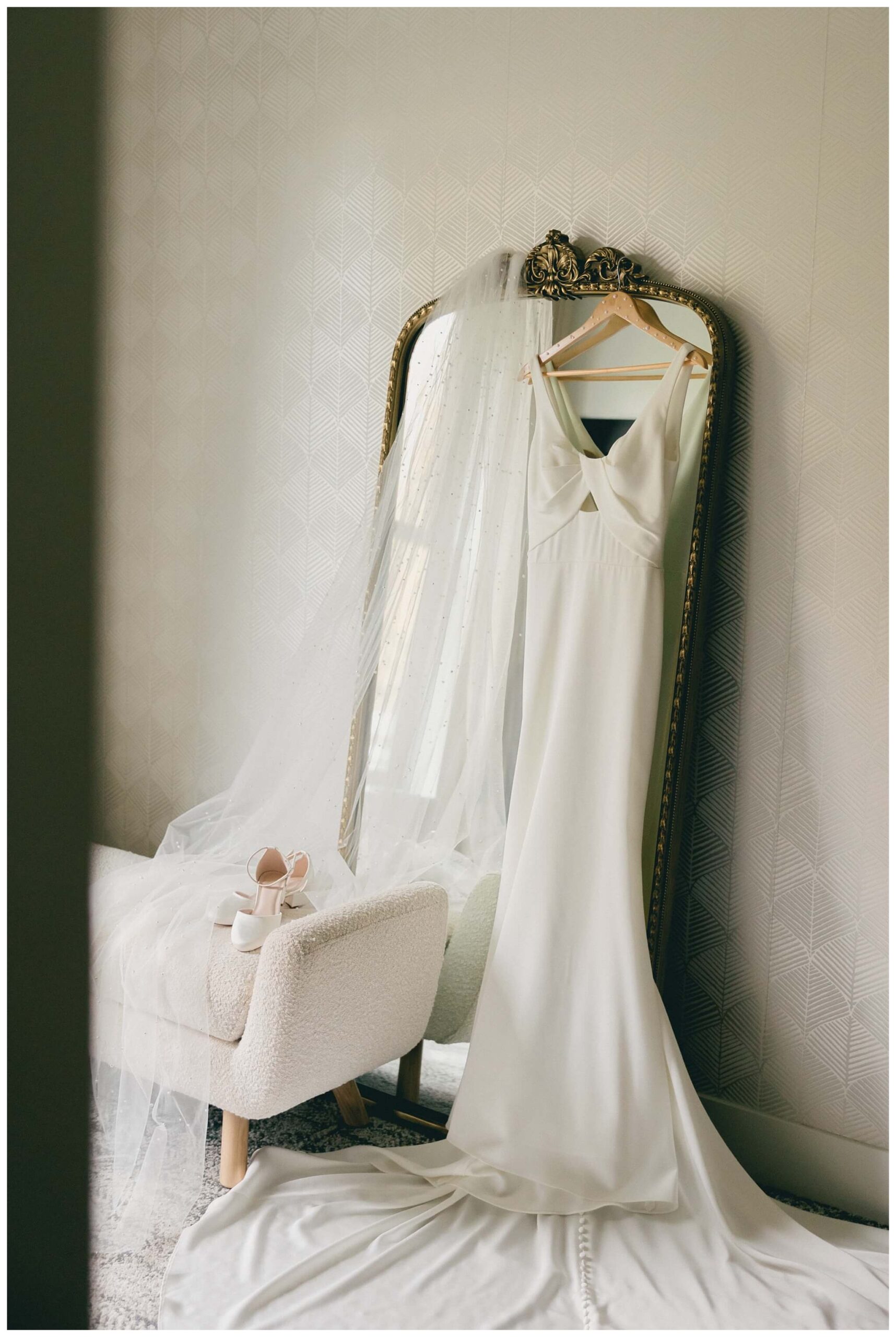 beautiful fall wedding at venue bella giordata near grand rapids michigan by josh and andrea photography