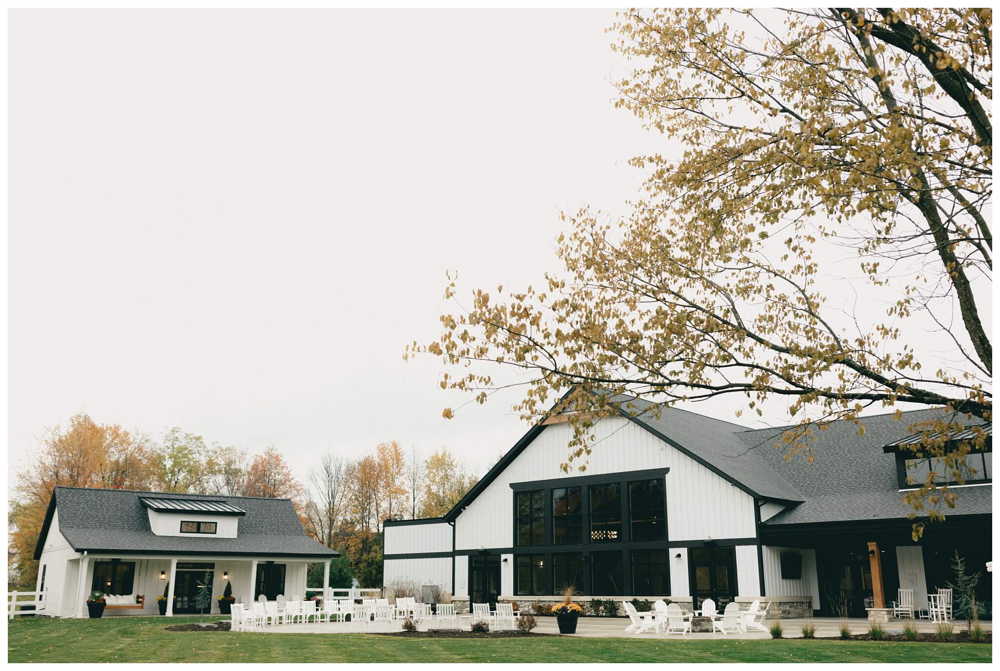 beautiful fall wedding at venue bella giordata near grand rapids michigan by josh and andrea photography