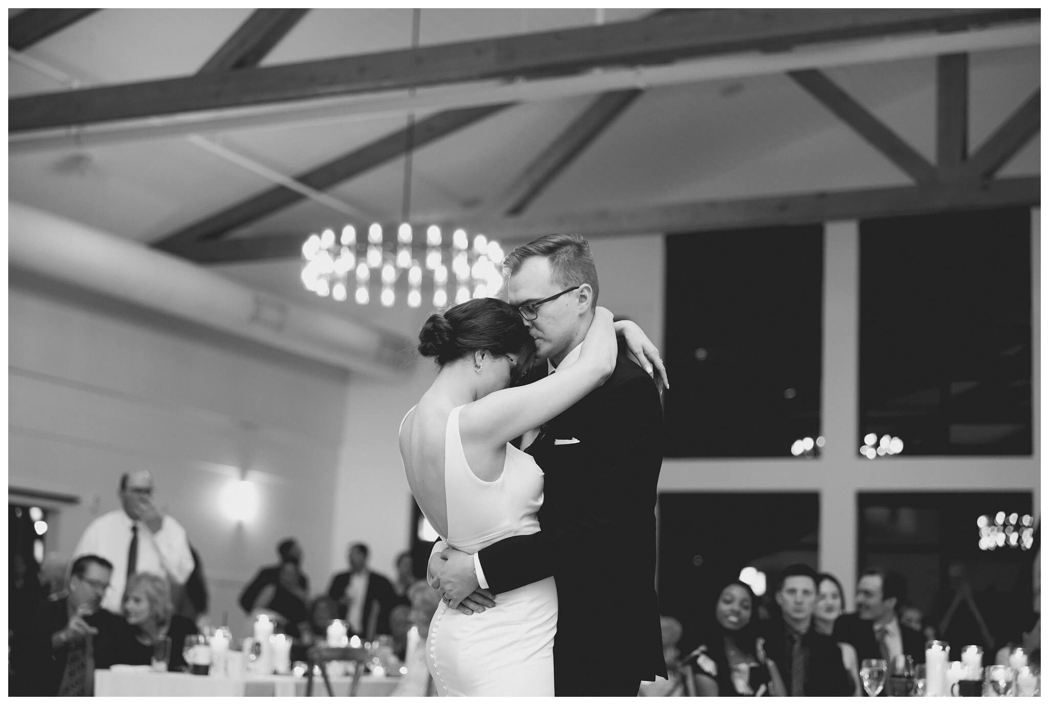 beautiful fall wedding at venue bella giordata near grand rapids michigan by josh and andrea photography