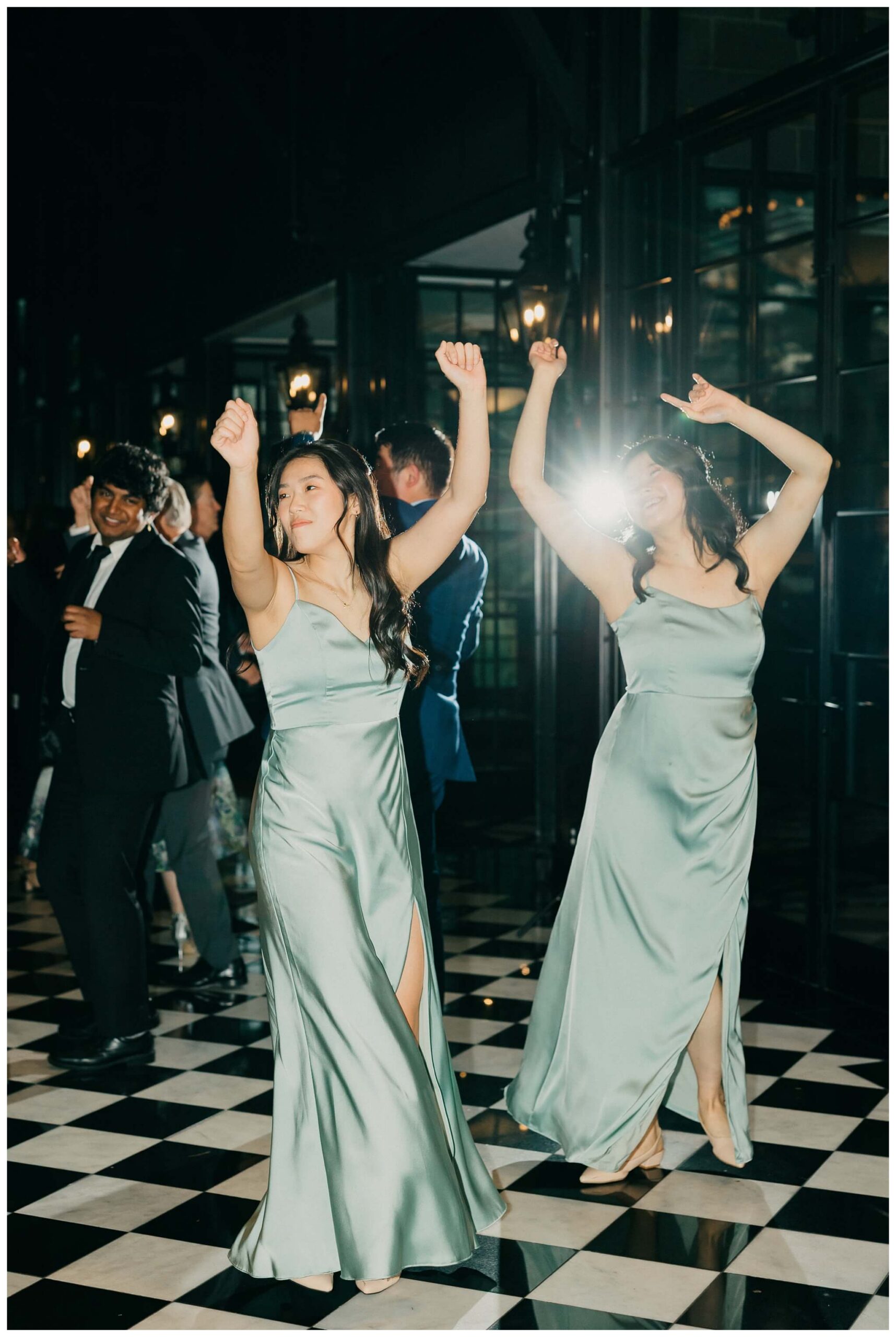 reception dancing at Shepherd's hollow golf club near clarkston michigan by josh and andrea photography
