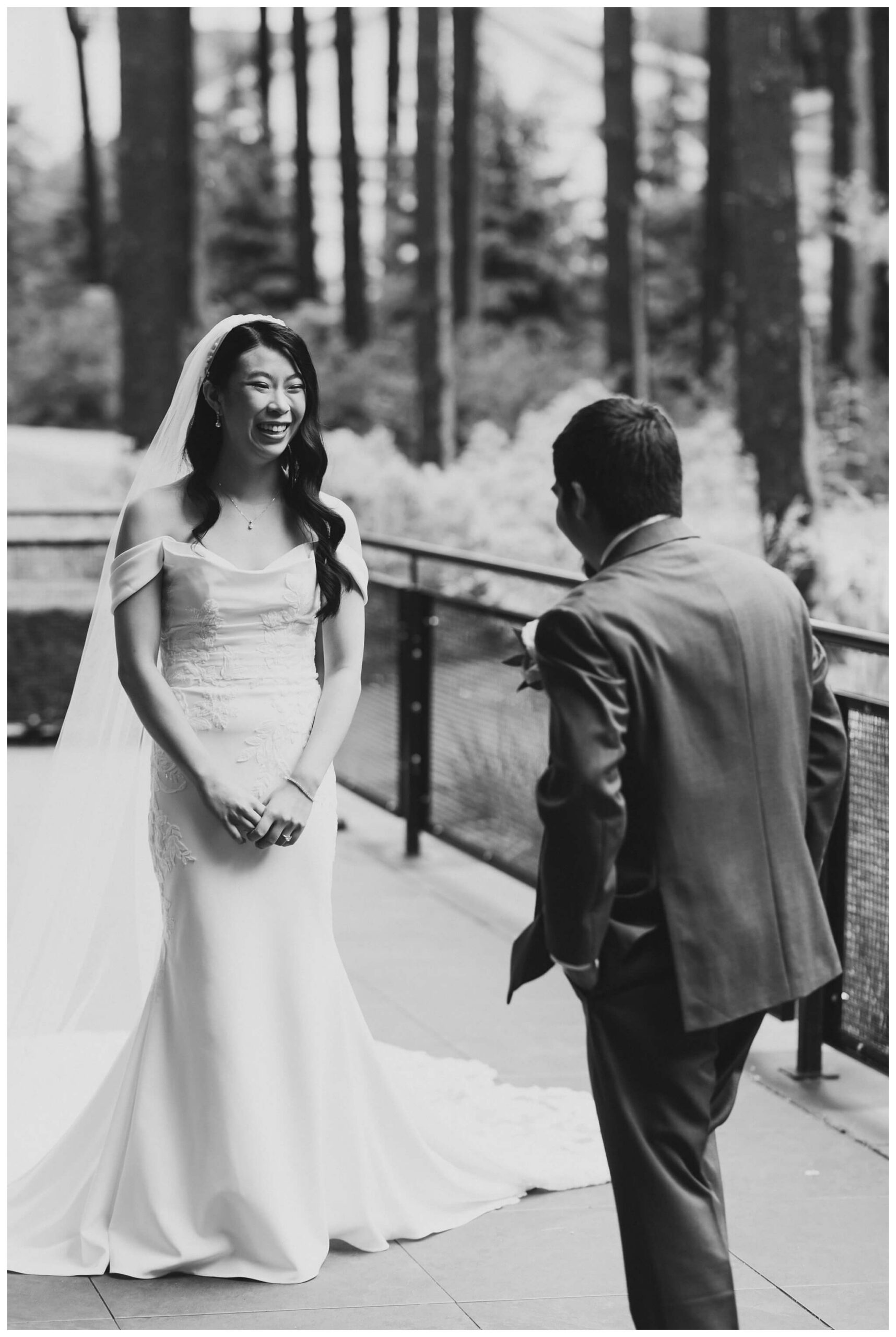 bride and groom first look at Shepherd's hollow golf club near clarkston michigan by josh and andrea photography 