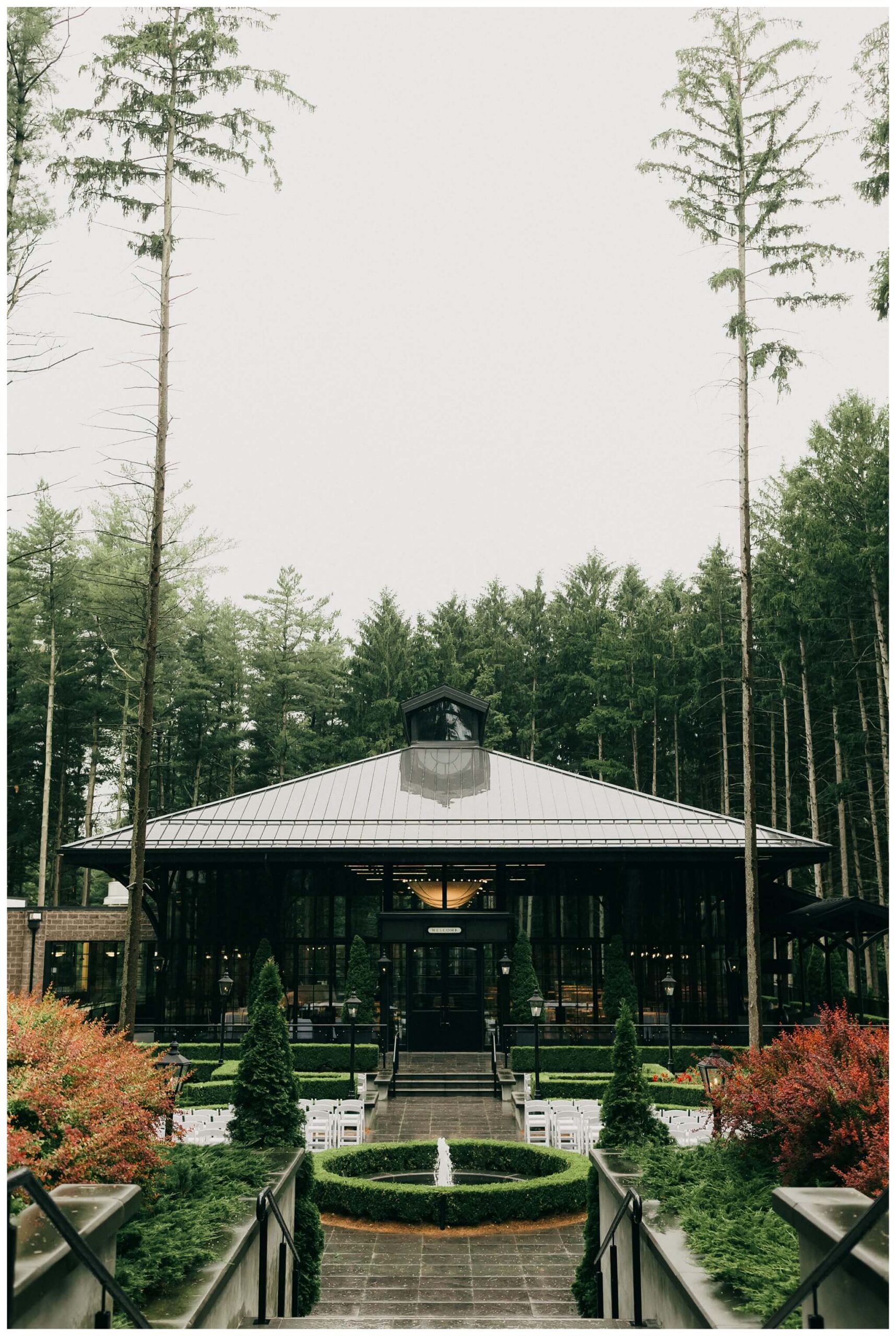 ceremony at Shepherd's hollow golf club near clarkston michigan by josh and andrea photography 